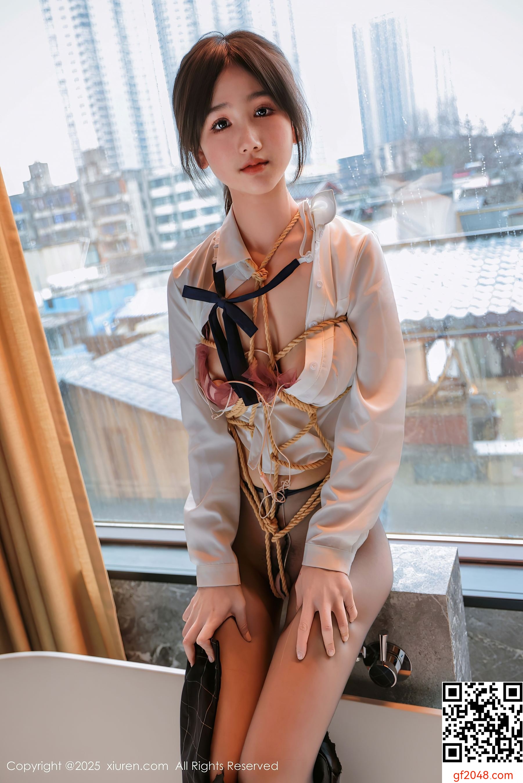 [XiuRen秀人网] No.9949 奶芙乔乔 美腿黑丝