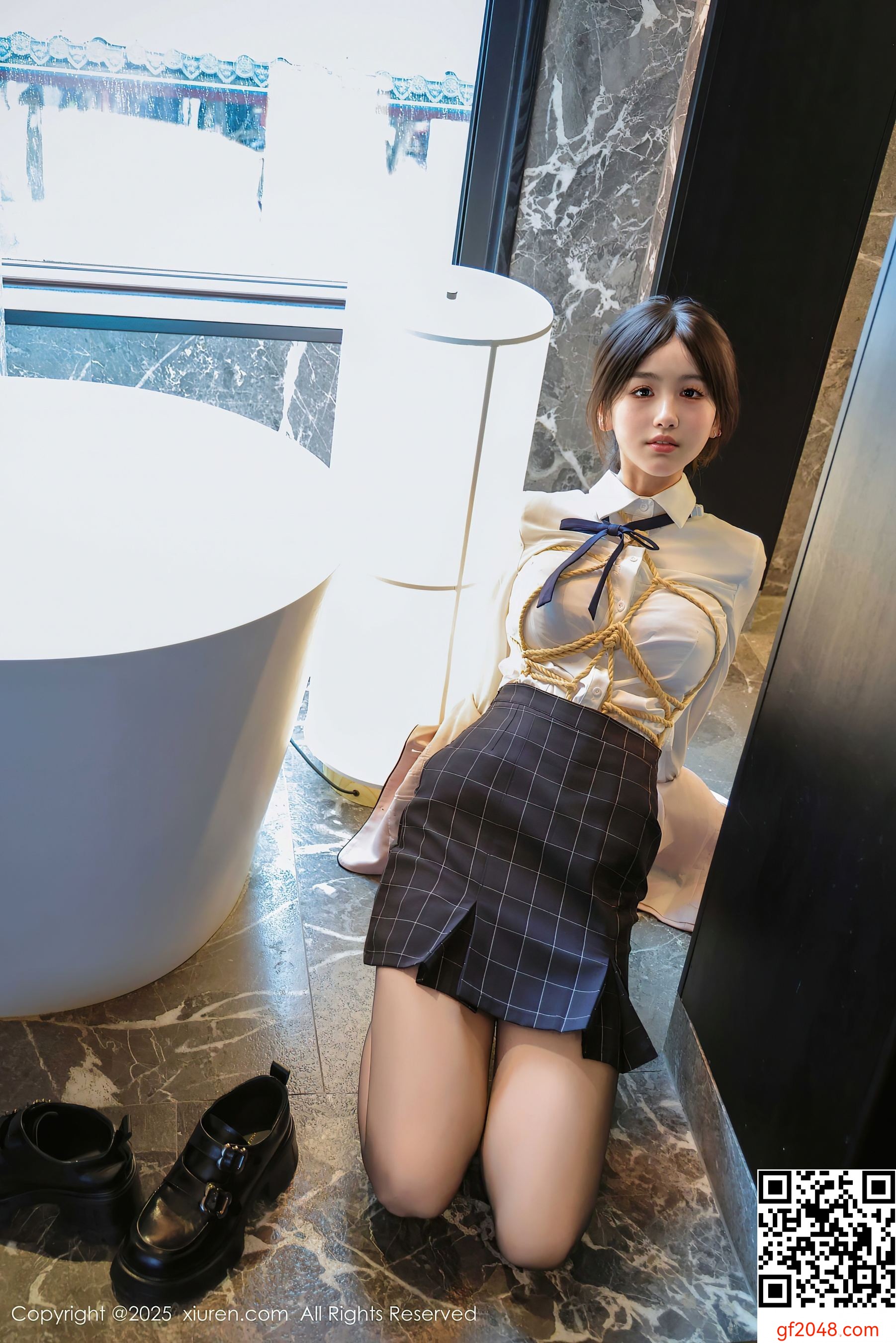 [XiuRen秀人网] No.9949 奶芙乔乔 美腿黑丝