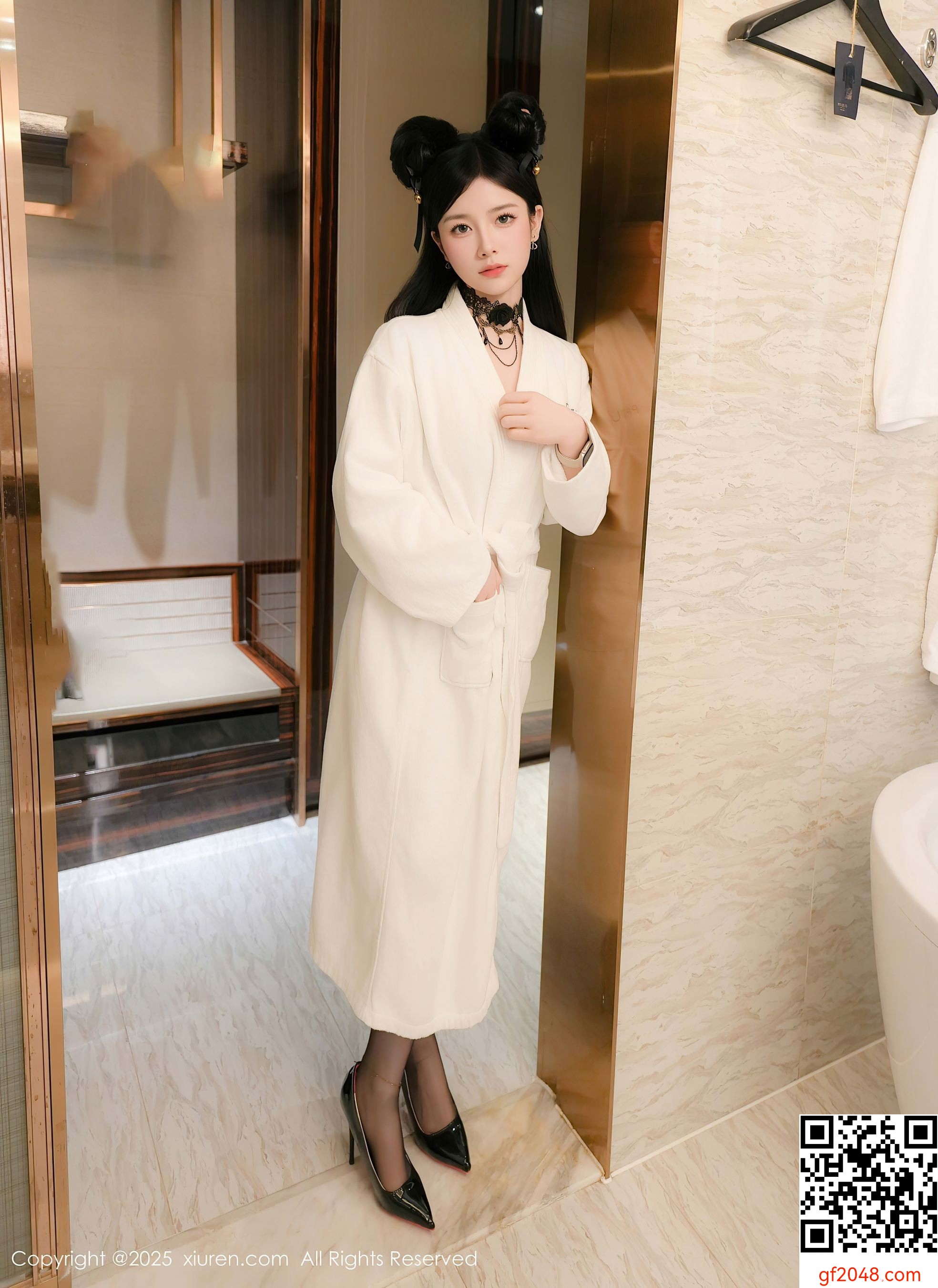 [XiuRen秀人网] No.9961 优酱 黑丝美腿