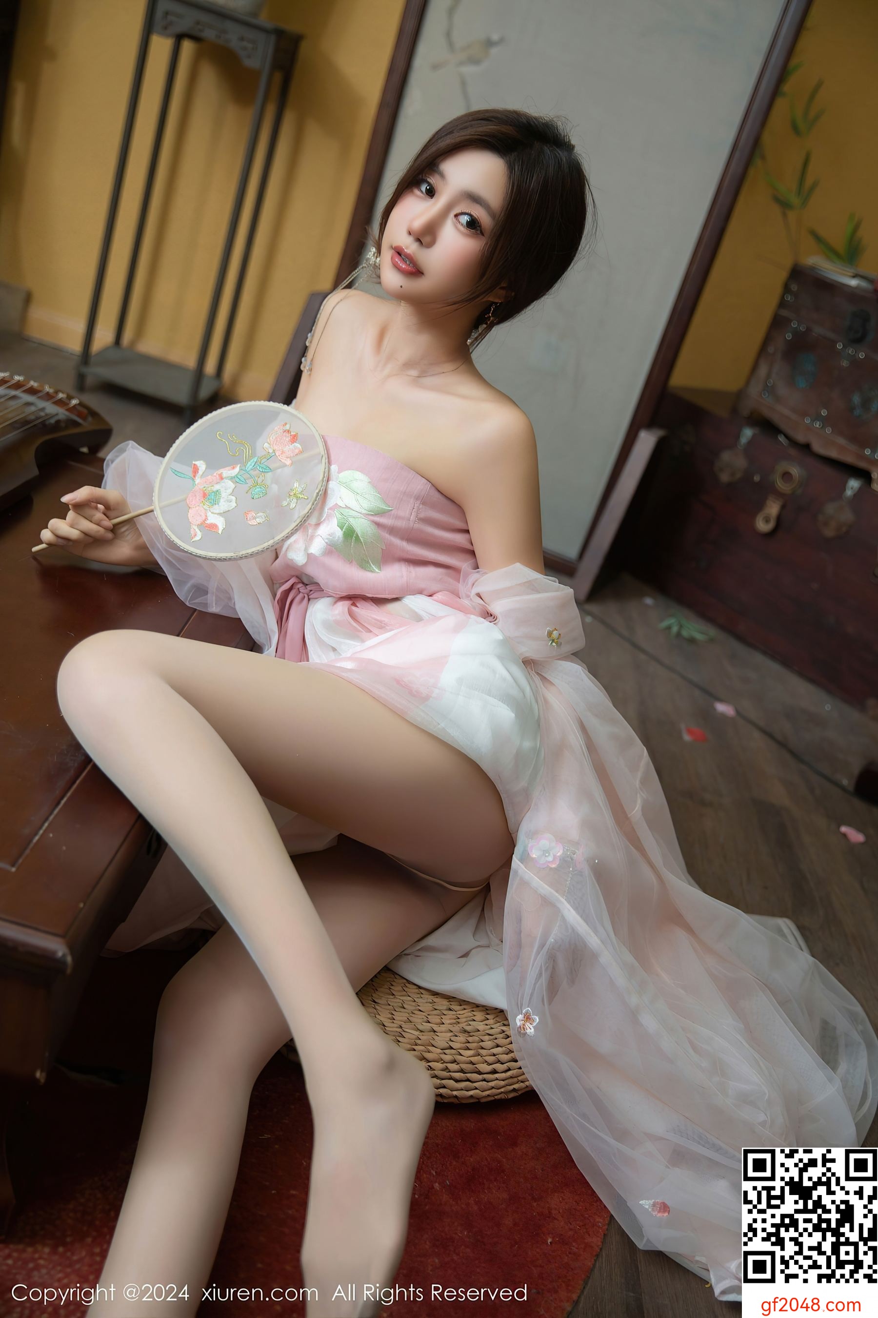 [XiuRen秀人网] No.9475 绮里嘉ula 古风美腿