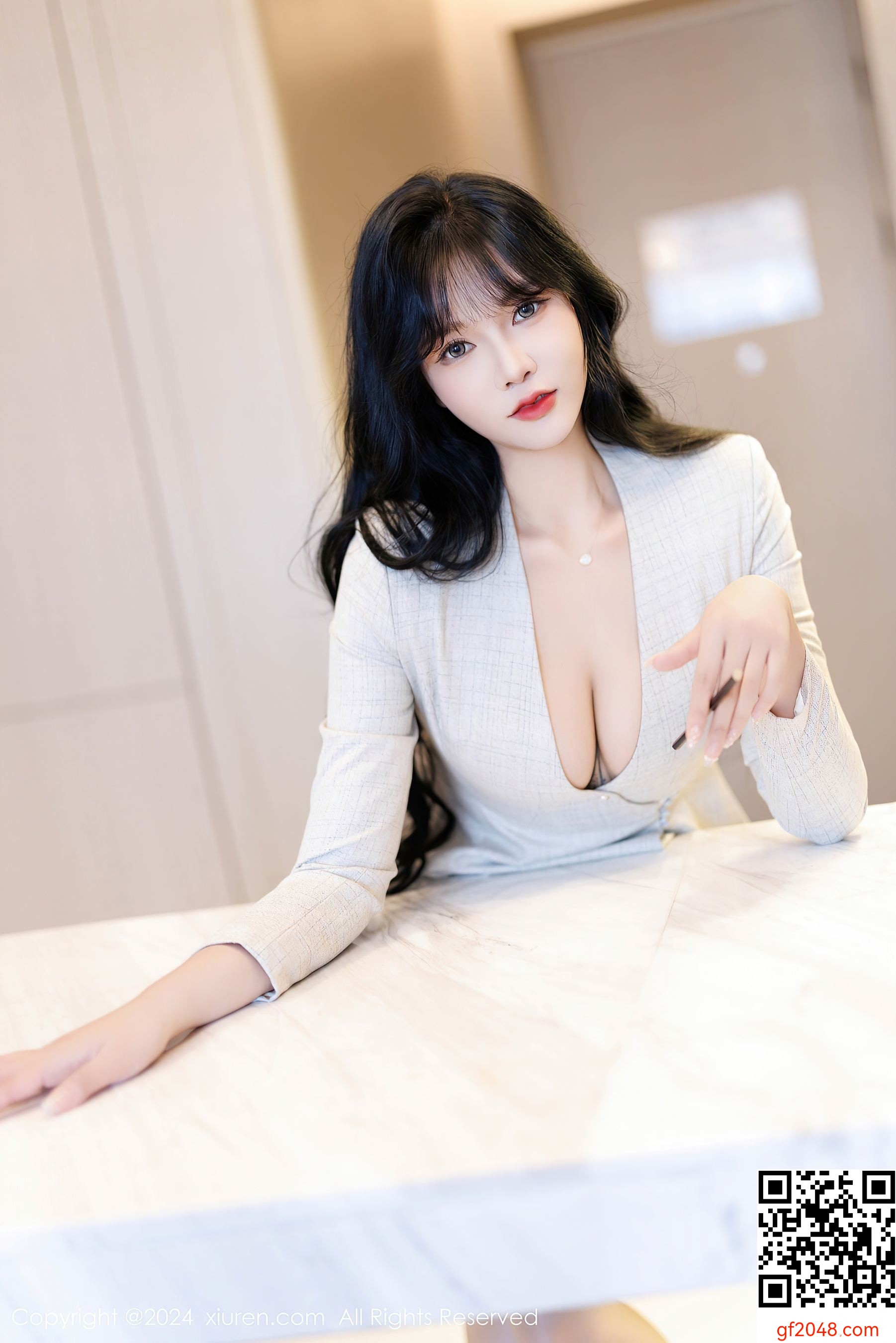 [XiuRen秀人网] No.9398 娜比 丝袜短裙