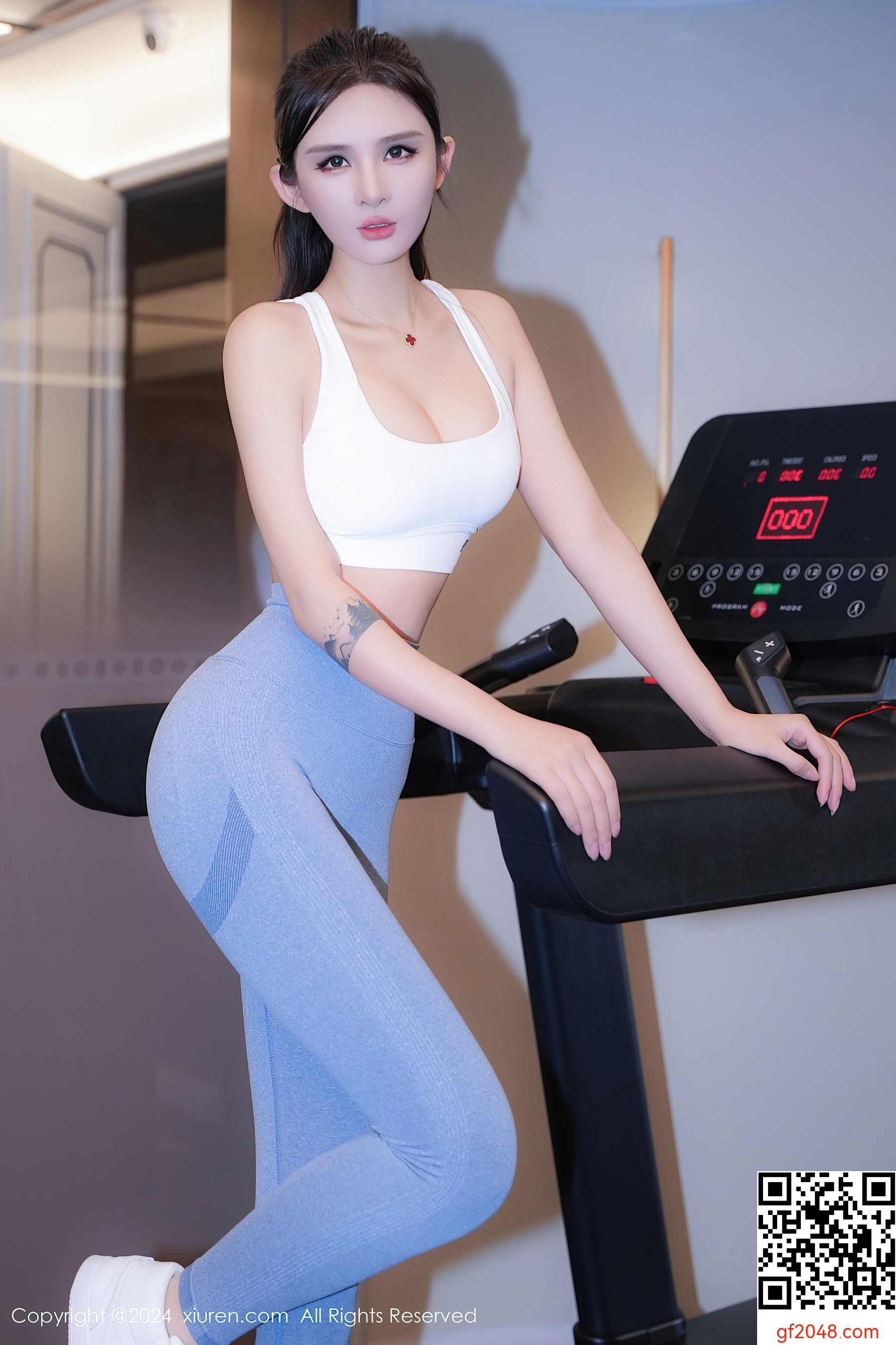 [XiuRen秀人网] No.9407 Emily尹菲 丝袜美腿