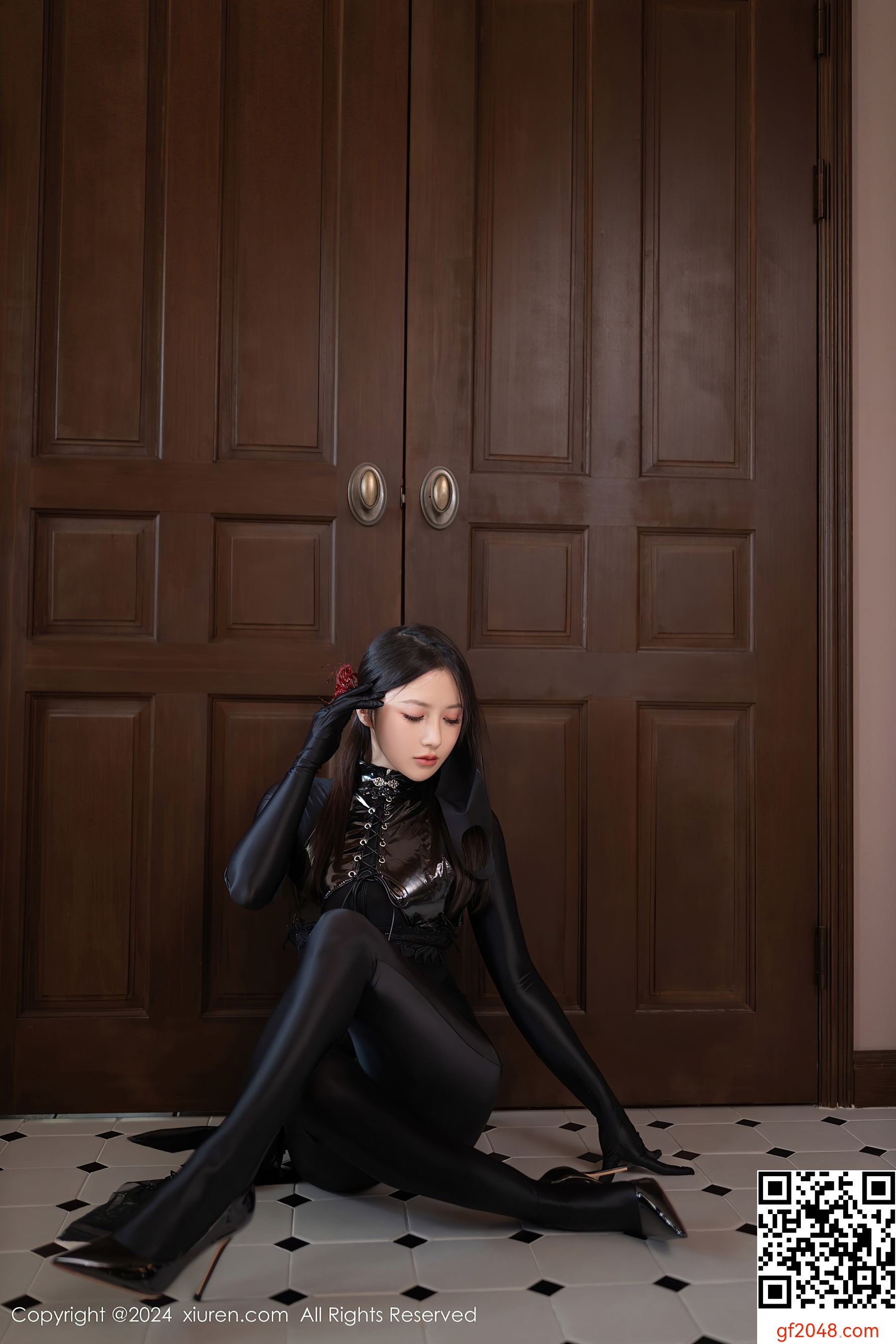 [XiuRen秀人网] No.9125 鱼子酱Fish 美腿性感