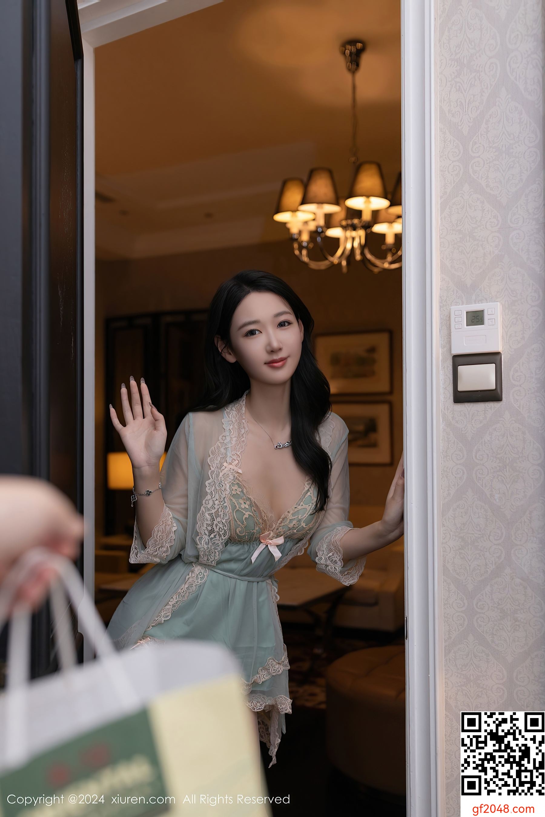 [XiuRen秀人网] No.9069 唐安琪 丝袜美腿