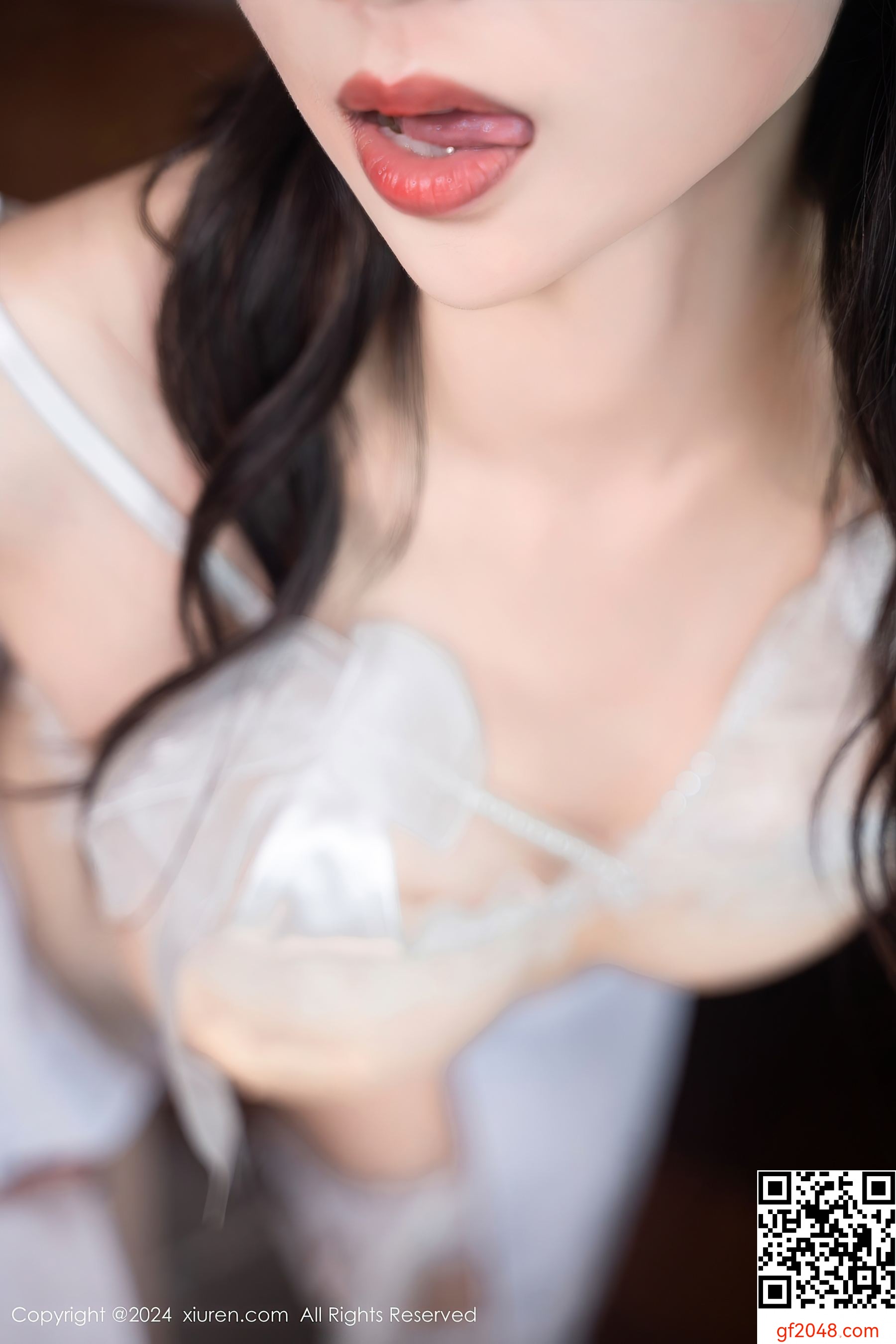 [XiuRen秀人网] No.9077 宝宝甜 美腿丝袜