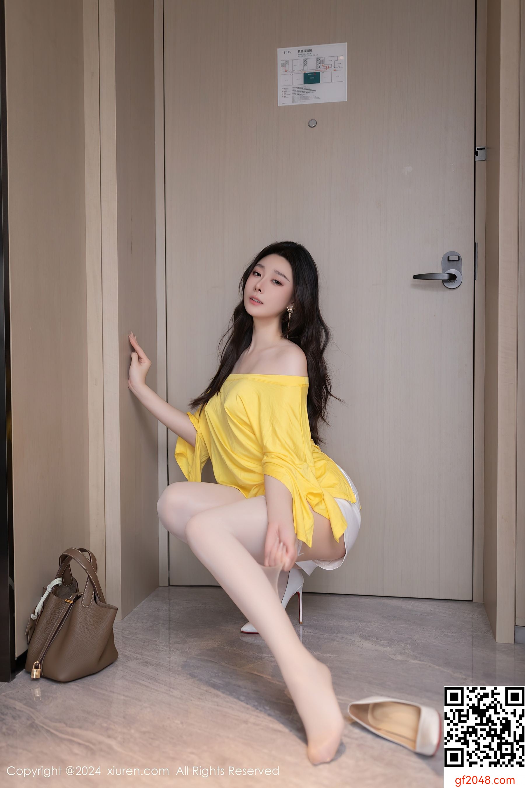 [XiuRen秀人网] No.9019 小逗逗 美腿写真