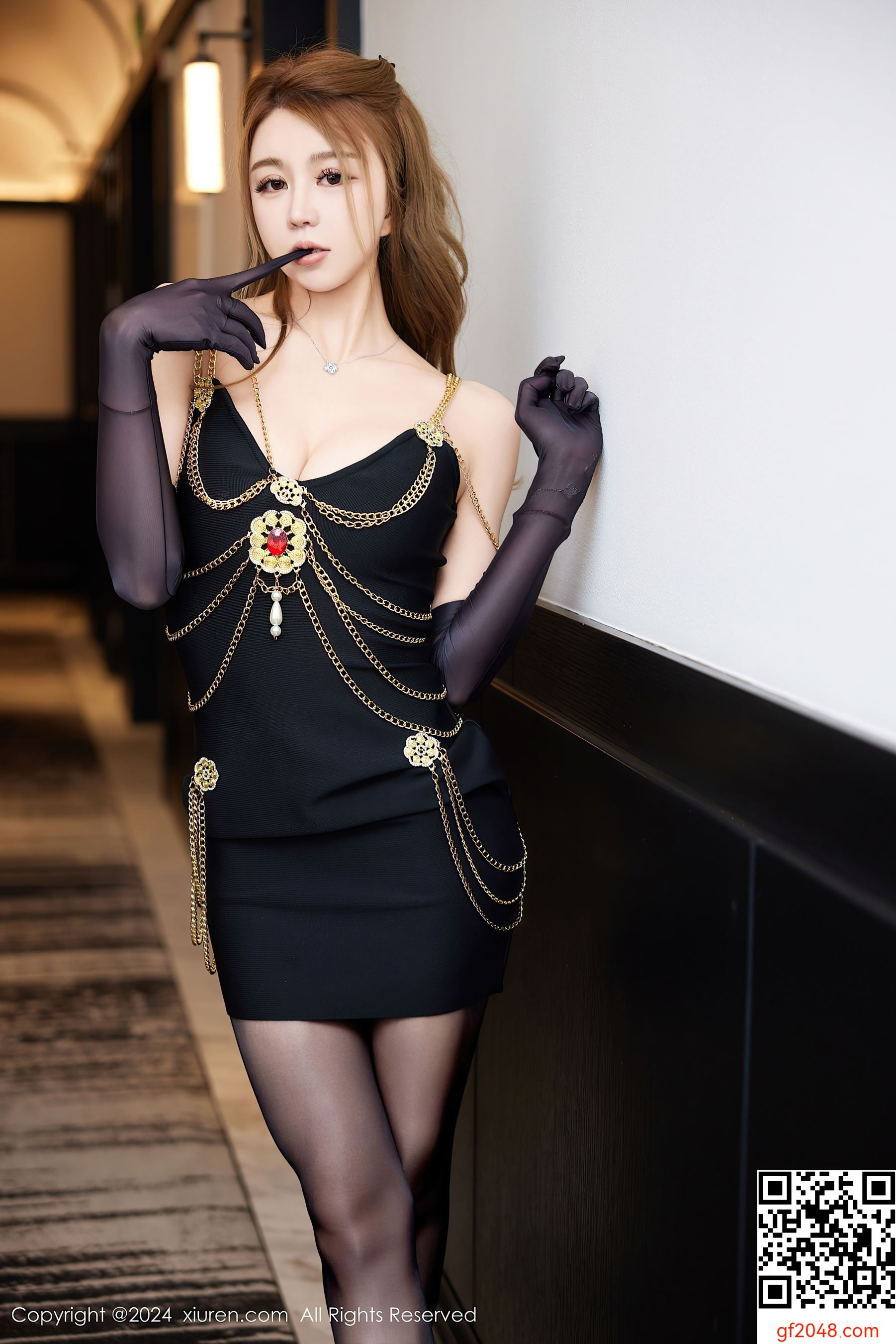 [XiuRen秀人网] No.8968 Zoe柚柚 黑丝美腿