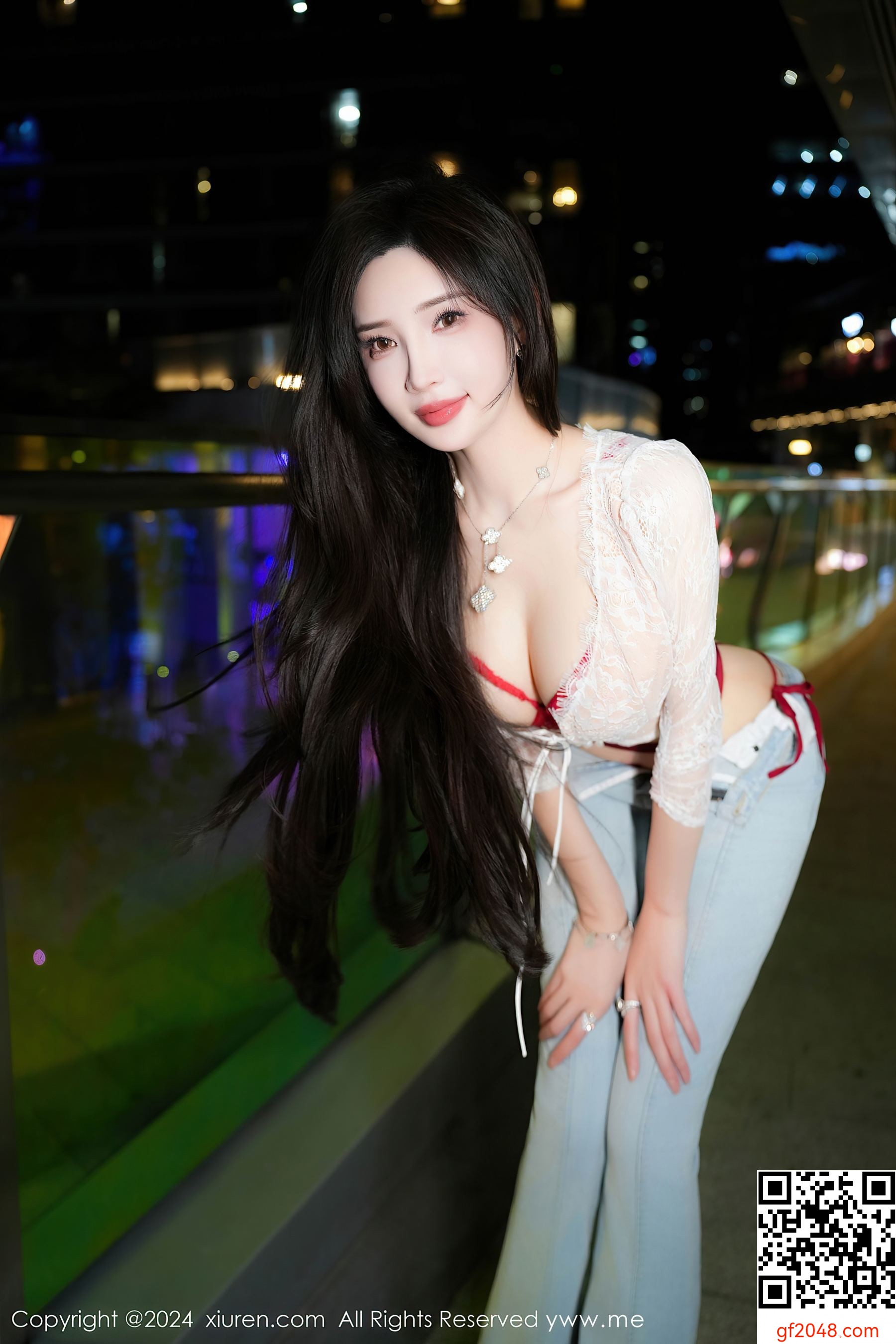 [XiuRen秀人网] No.8846 Carol周妍希X 牛仔裤美腿