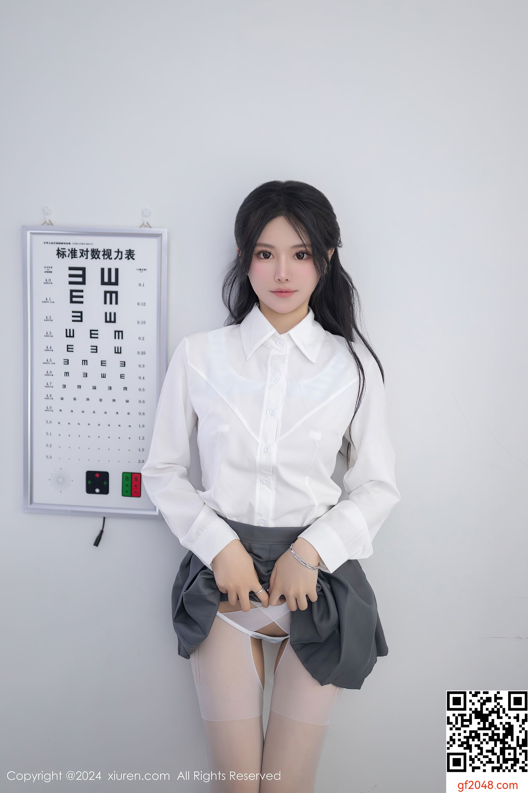 [XiuRen秀人网] No.8852 幼幼 丝袜美腿