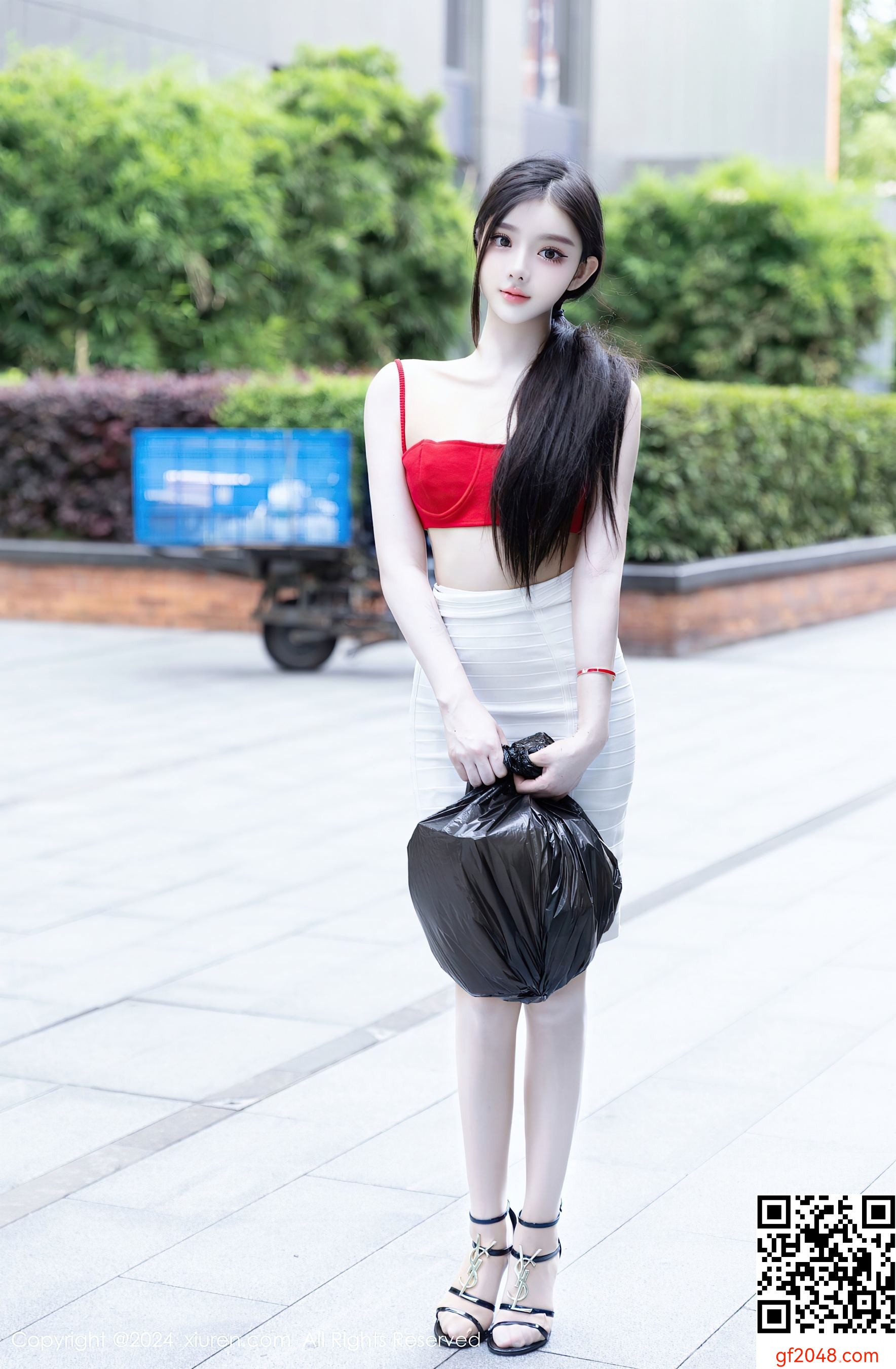 [XiuRen秀人网] No.8794 龙雪儿 丝袜美腿
