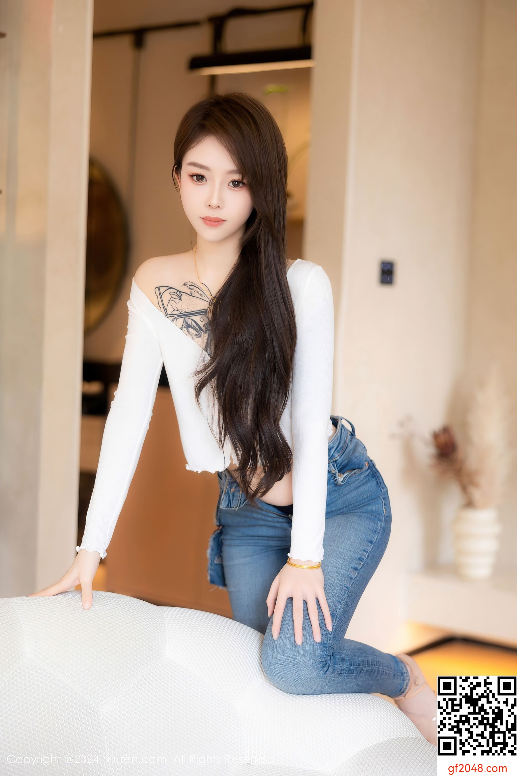 [XiuRen秀人网] No.8740 奶瓶. 美腿性感