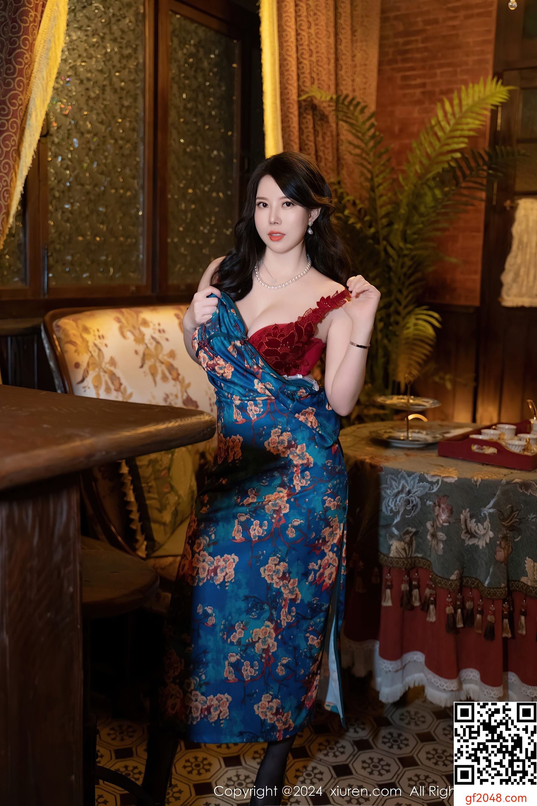 [XiuRen秀人网] No.8476 白茹雪abby 旗袍黑丝