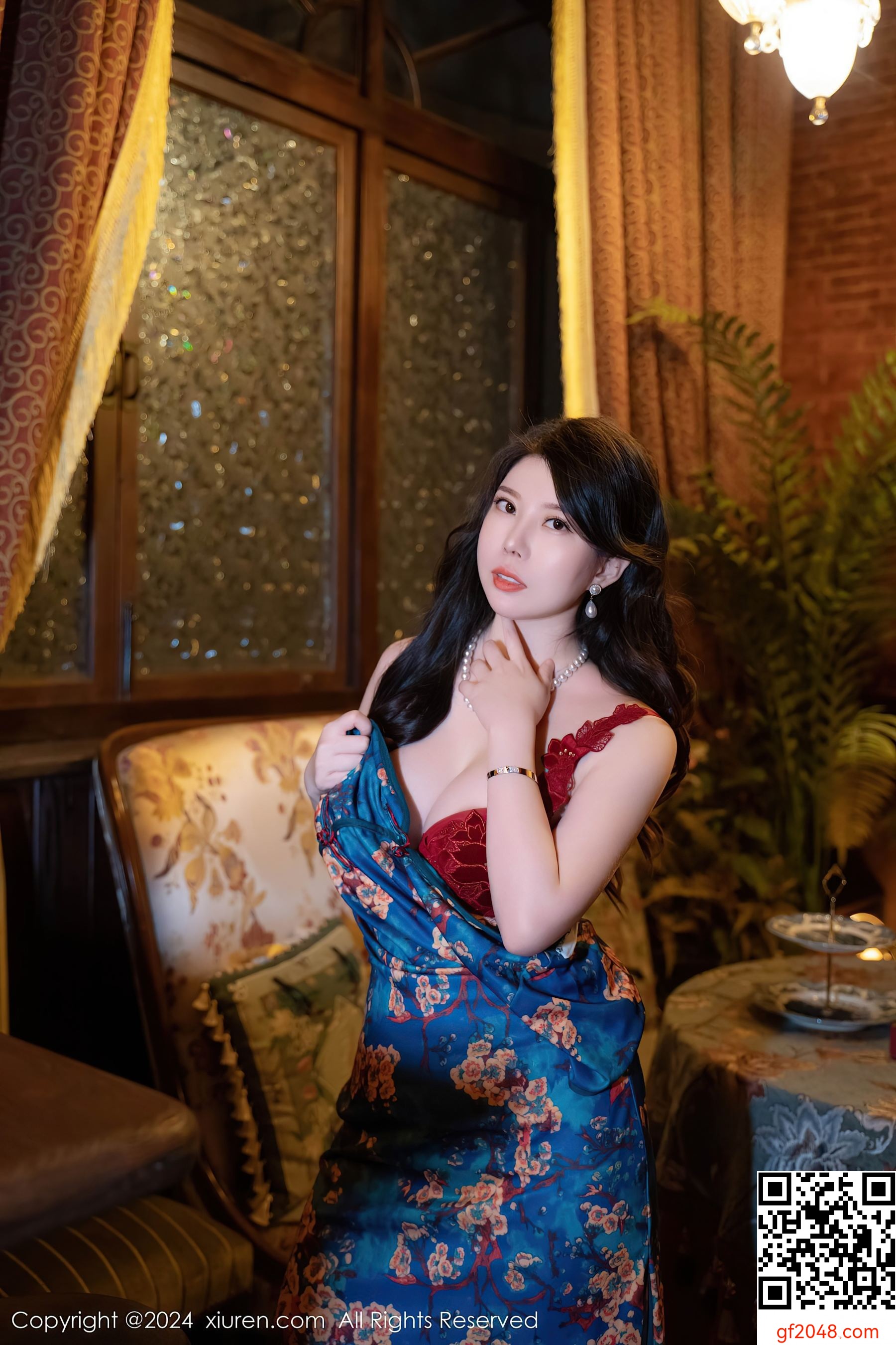 [XiuRen秀人网] No.8476 白茹雪abby 旗袍黑丝