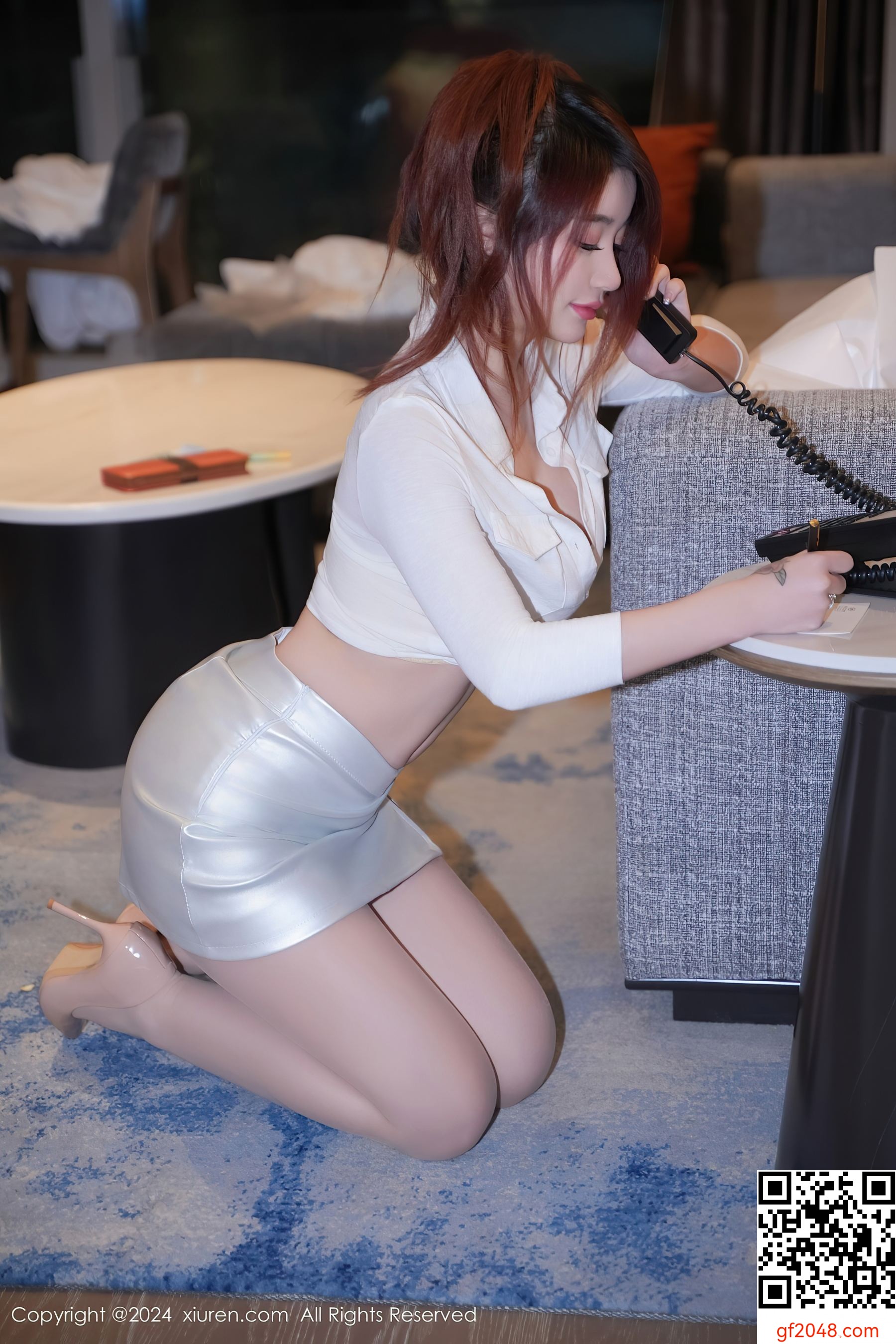[XiuRen秀人网] No.8542 美七 Mia 丝袜美腿