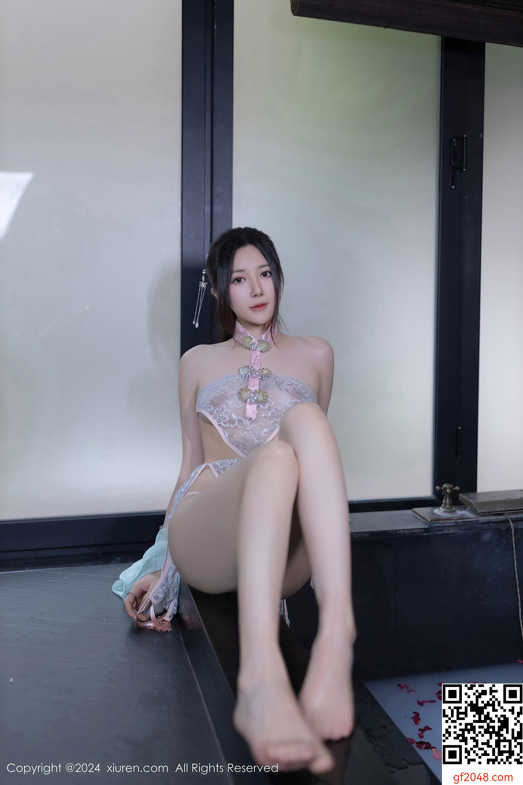 [XiuRen秀人网] No.8428 鱼子酱Fish 美腿性感