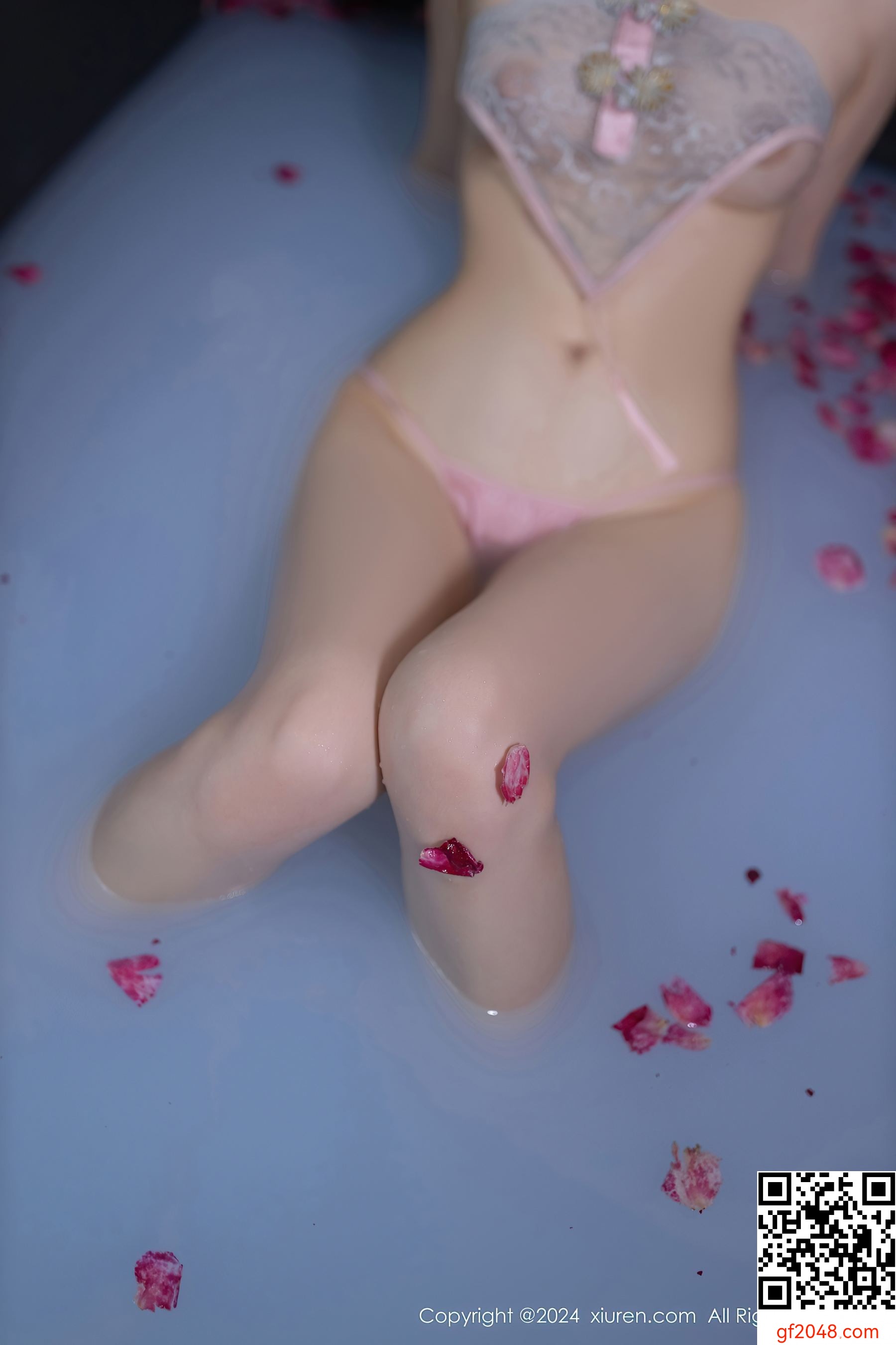 [XiuRen秀人网] No.8428 鱼子酱Fish 美腿性感