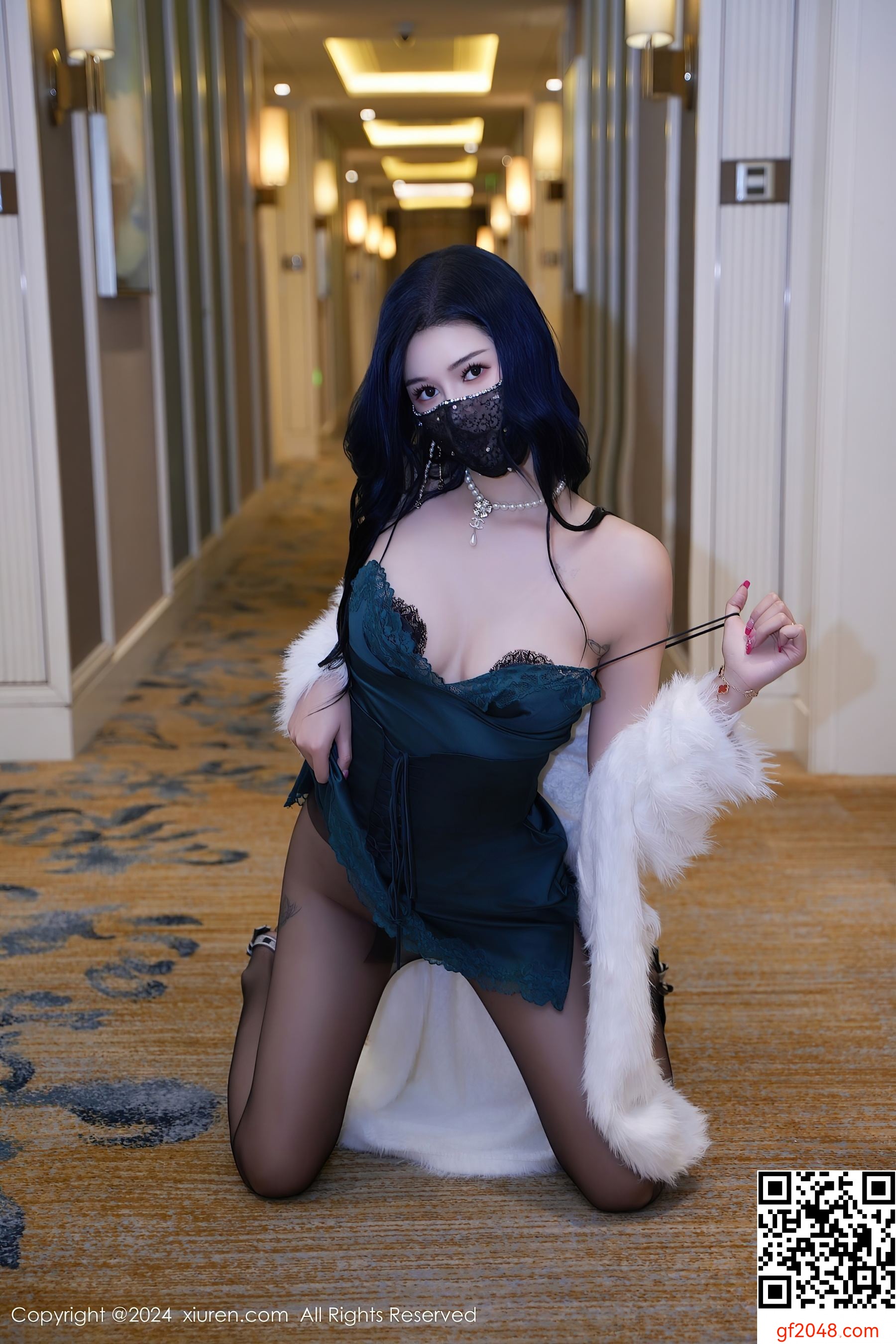 [XiuRen秀人网] No.8372 芮芮 黑丝美腿
