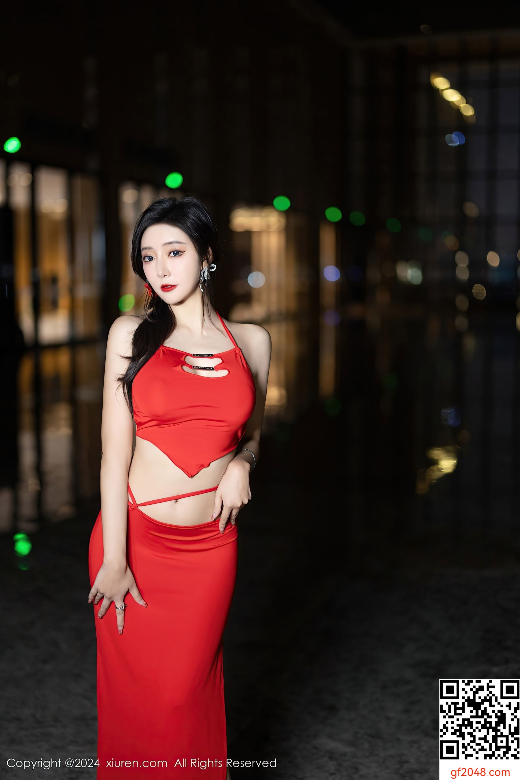 [XiuRen秀人网] No.8378 王馨瑶yanni 丝袜美腿
