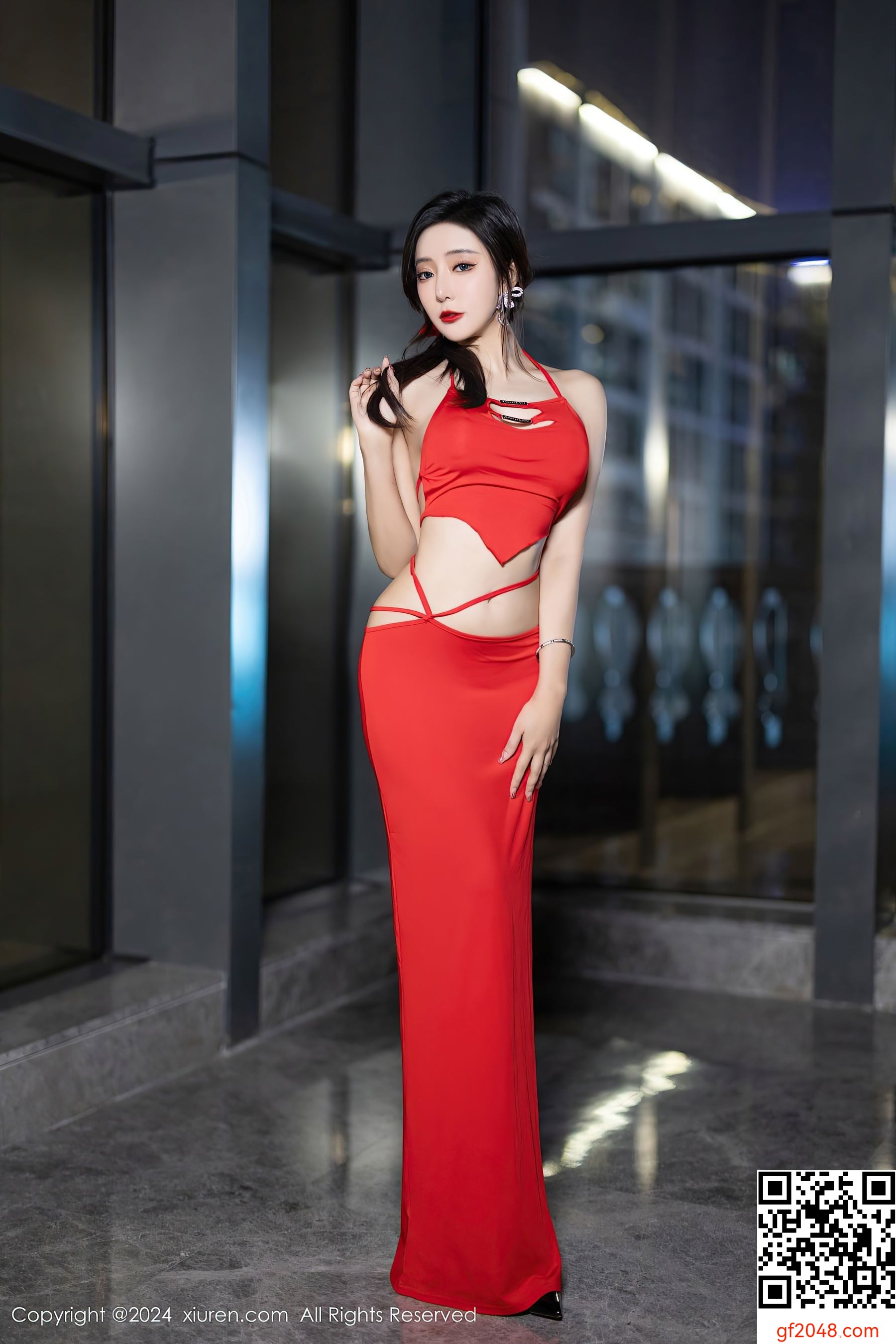 [XiuRen秀人网] No.8378 王馨瑶yanni 丝袜美腿