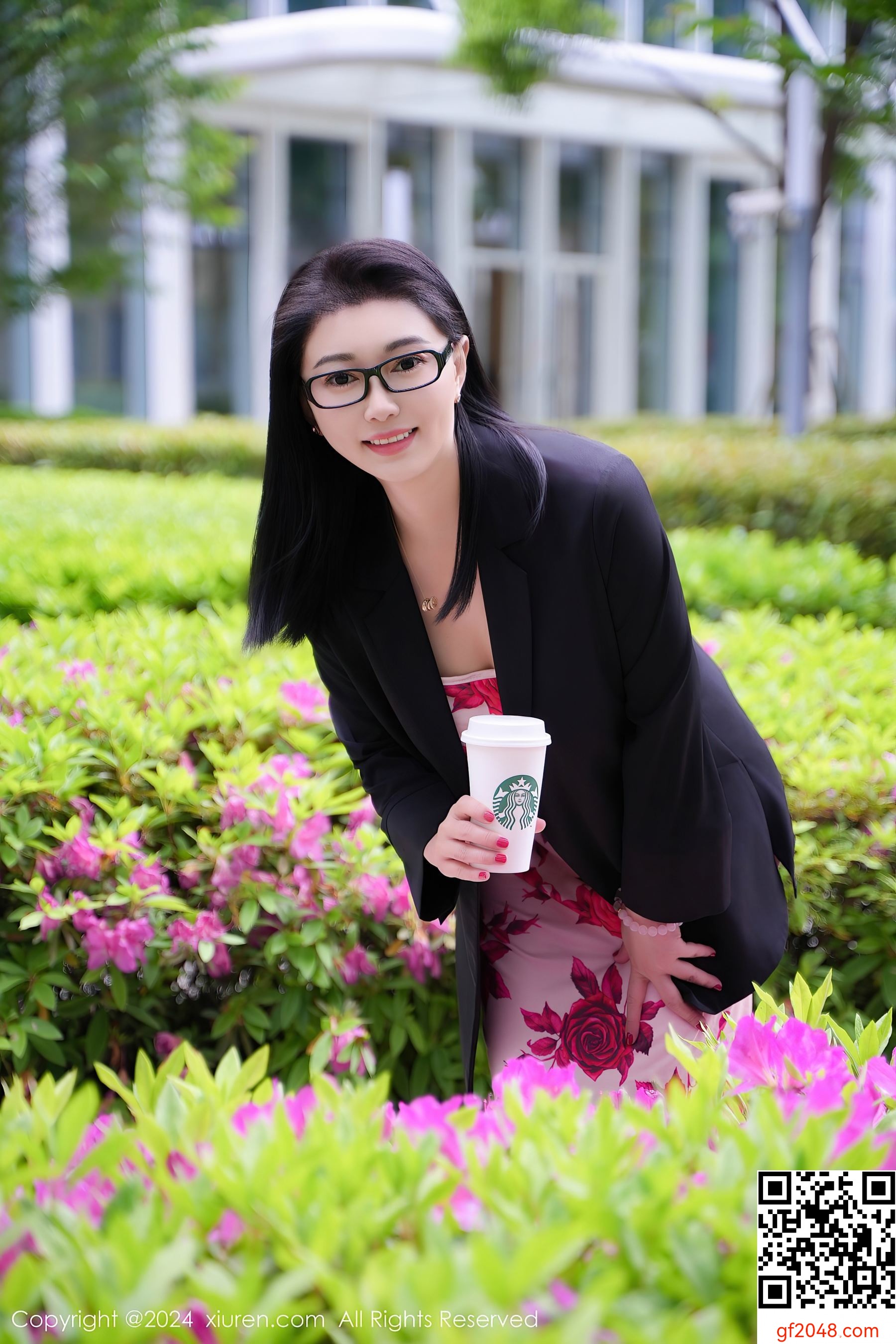 [XiuRen秀人网] No.8468 雅茹老师 长裙美臀