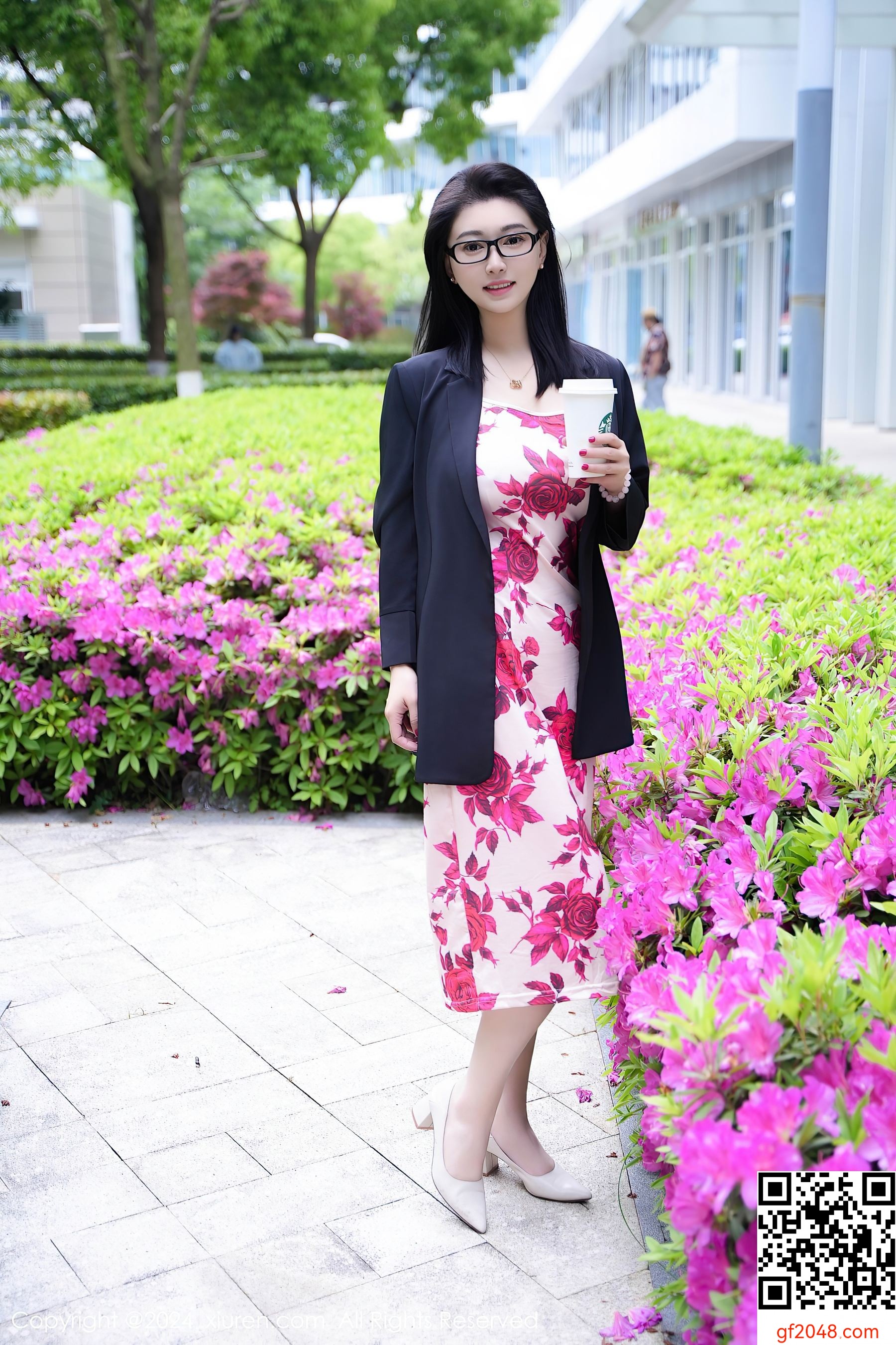 [XiuRen秀人网] No.8468 雅茹老师 长裙美臀