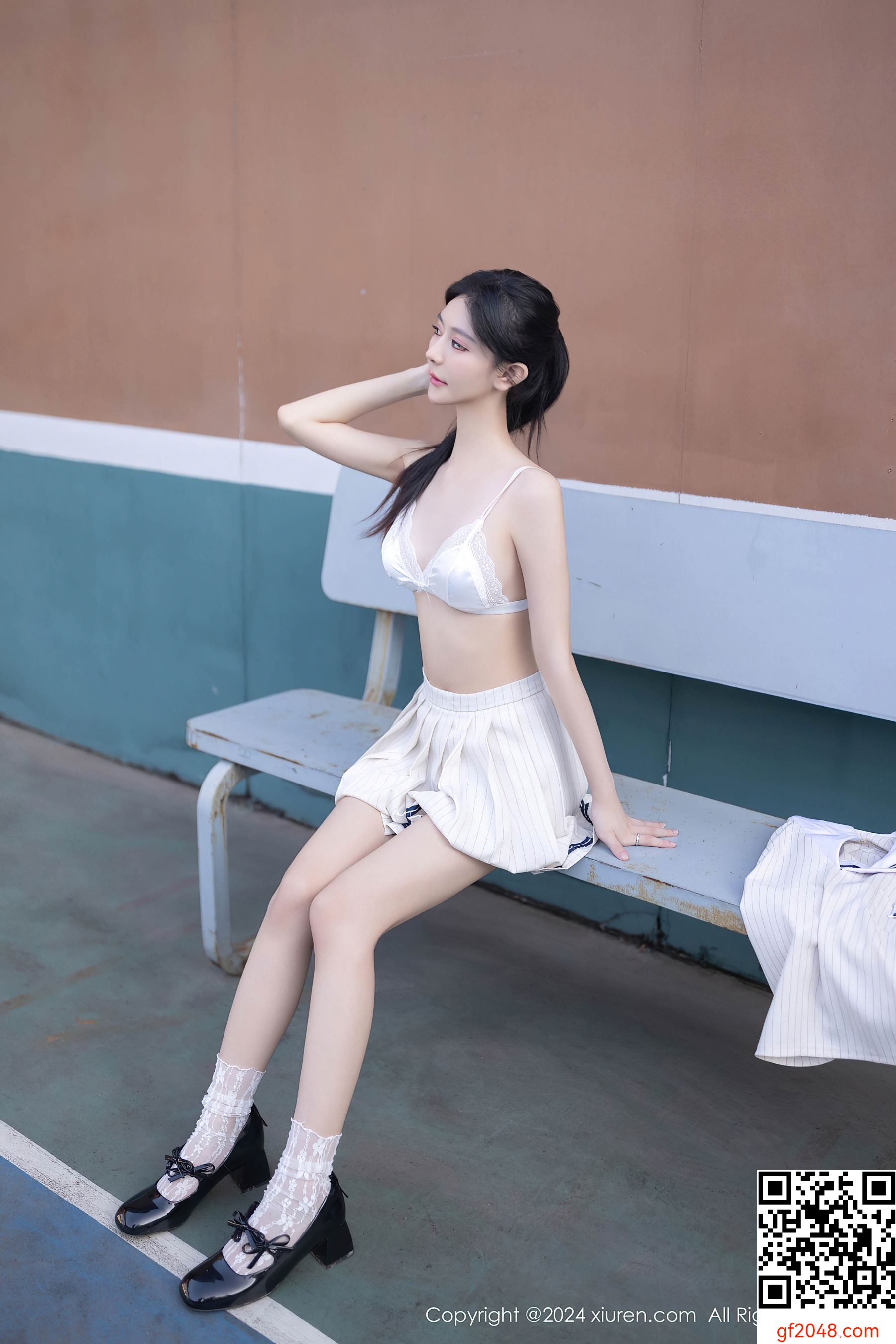 [XiuRen秀人网] No.8280 幼幼 学妹美腿