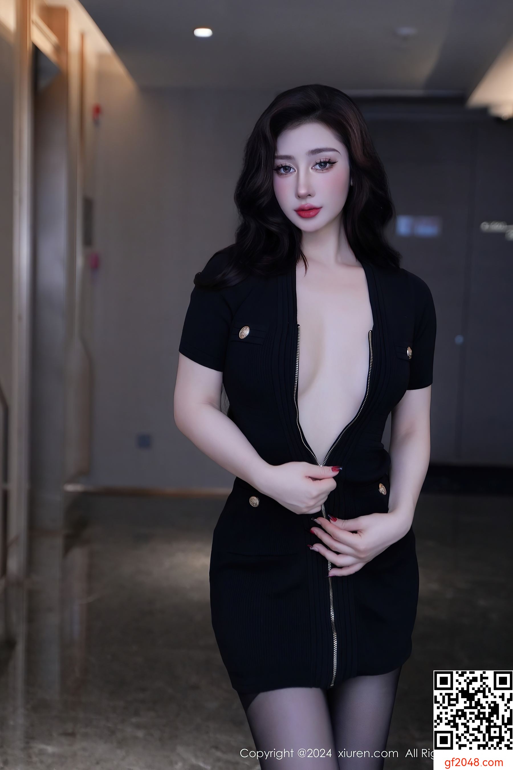 [XiuRen秀人网] No.8170 蕾蕾醒了没 黑丝性感