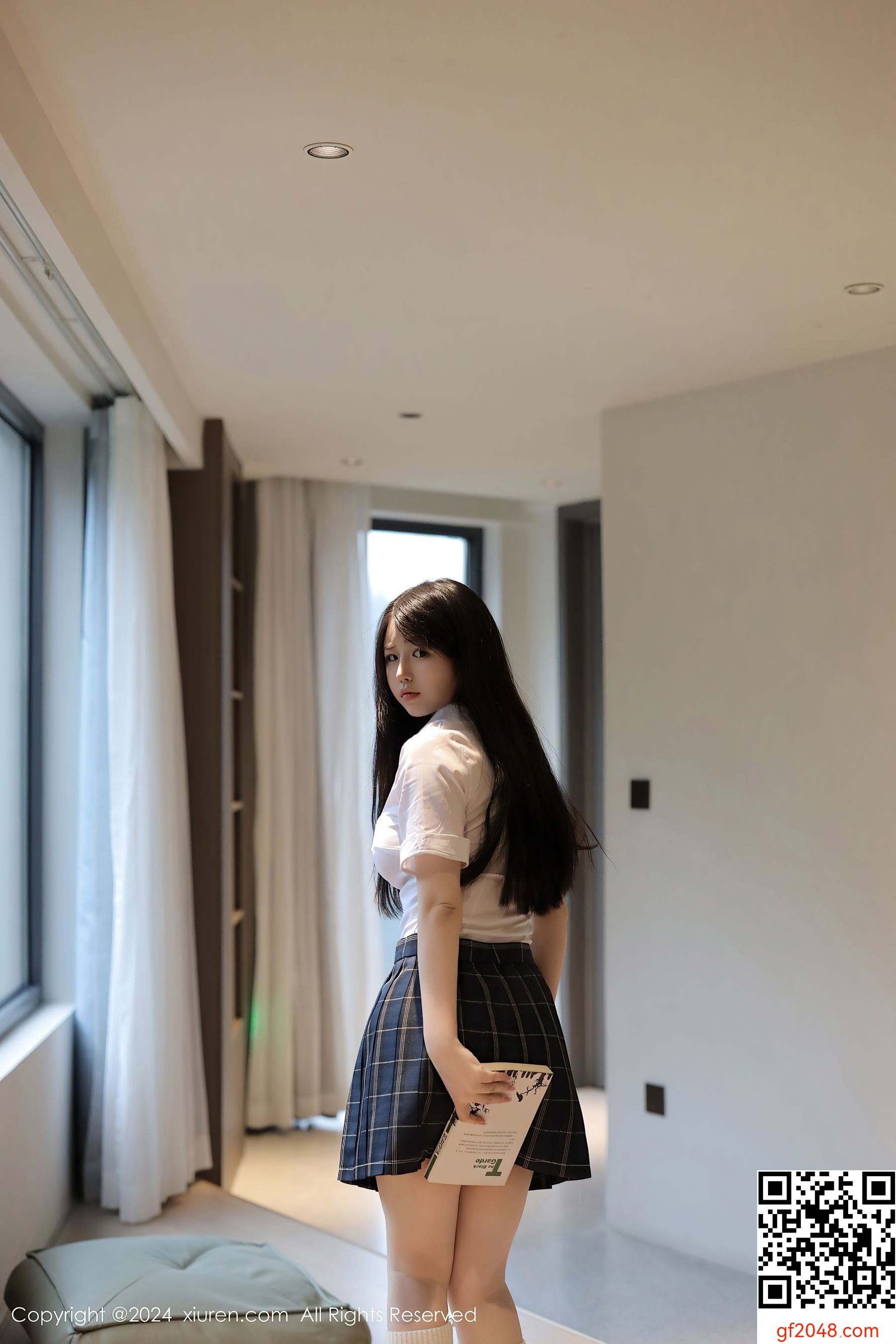 [XiuRen秀人网] No.8173 陈小花 丝袜美腿