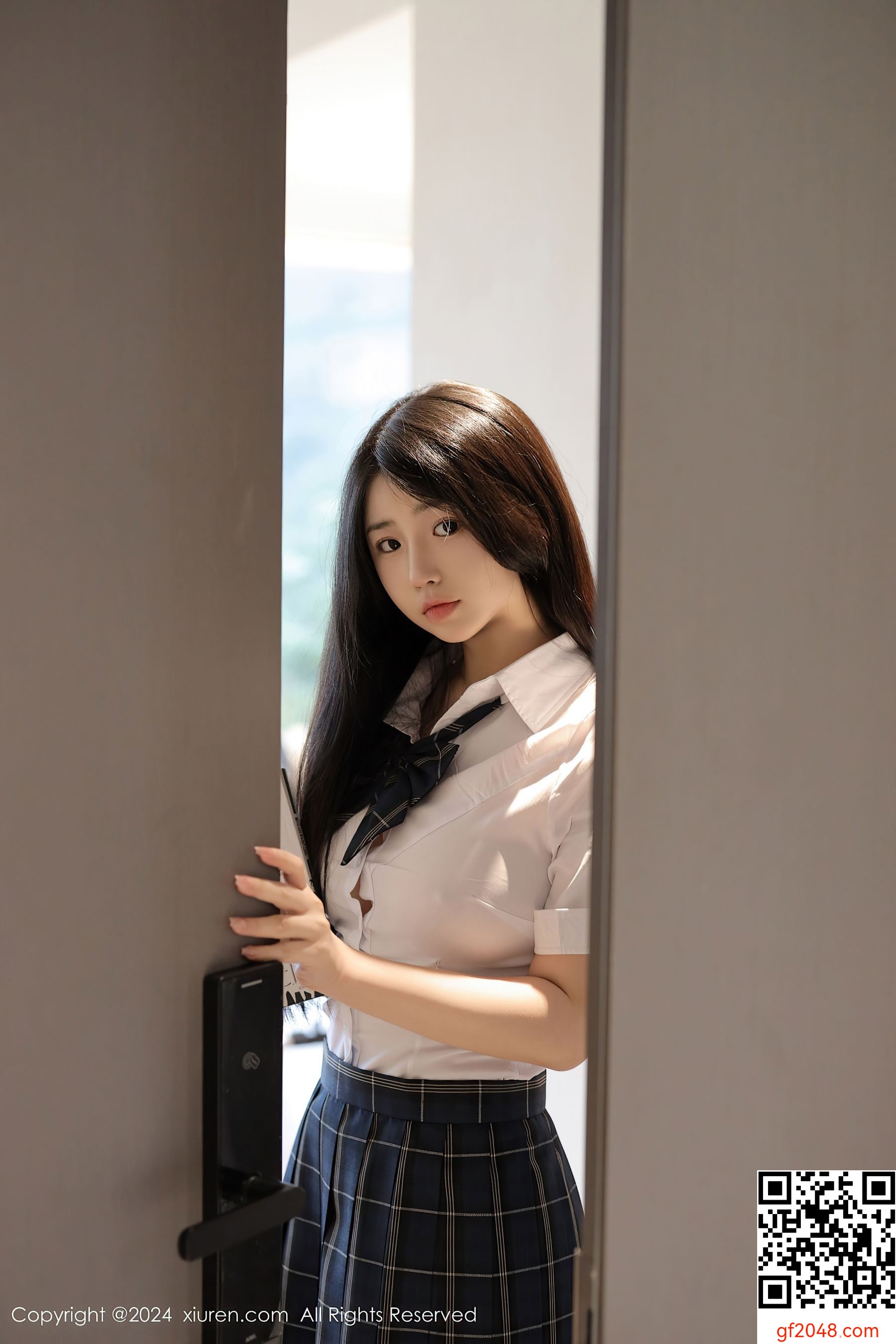 [XiuRen秀人网] No.8173 陈小花 丝袜美腿