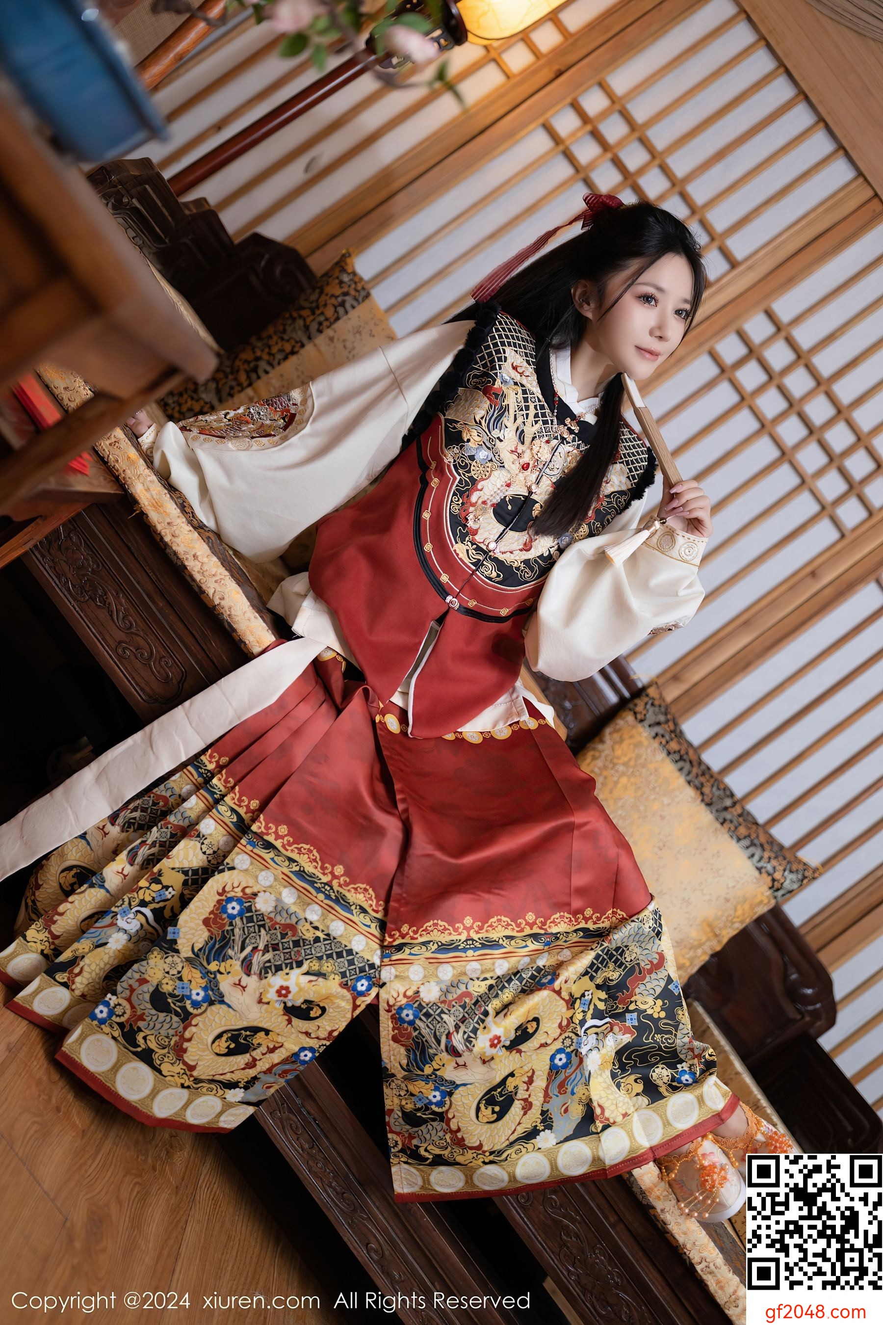 [XiuRen秀人网] No.8095 鱼子酱Fish 美腿妩媚