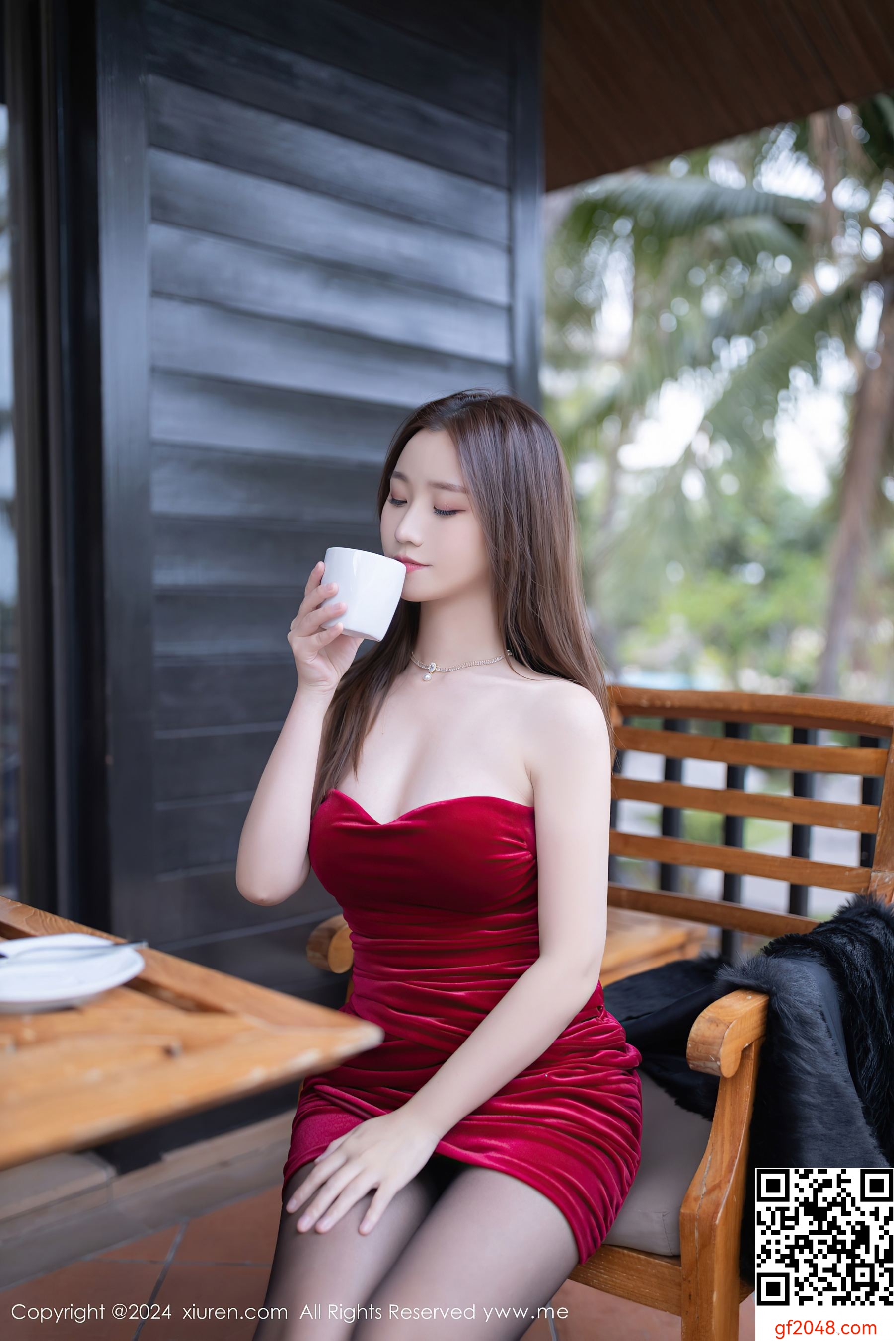 [XiuRen秀人网] No.8077 杏子Yada 美腿黑丝