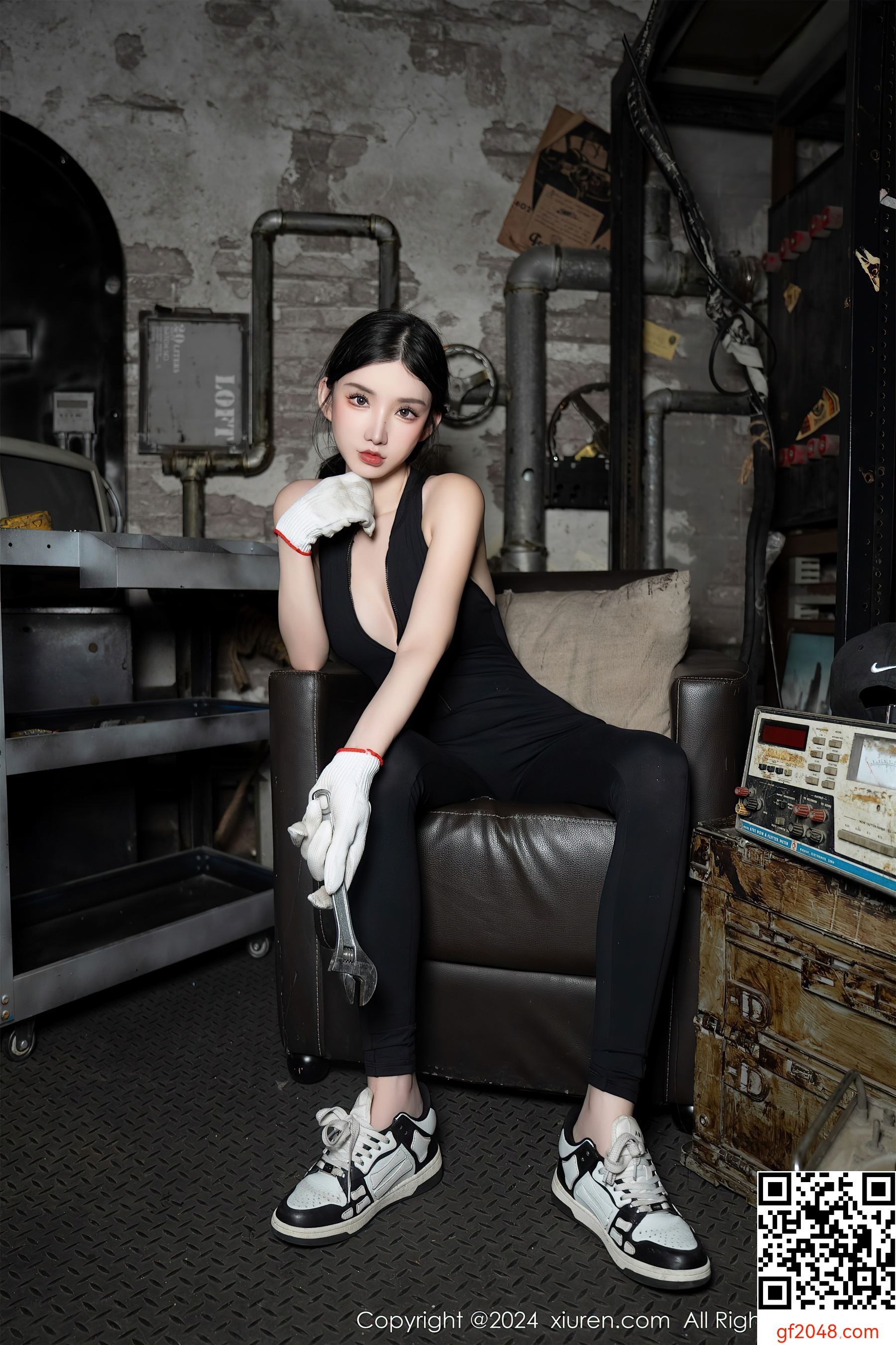 [XiuRen秀人网] No.8027 周于希Sally 丰腴美臀