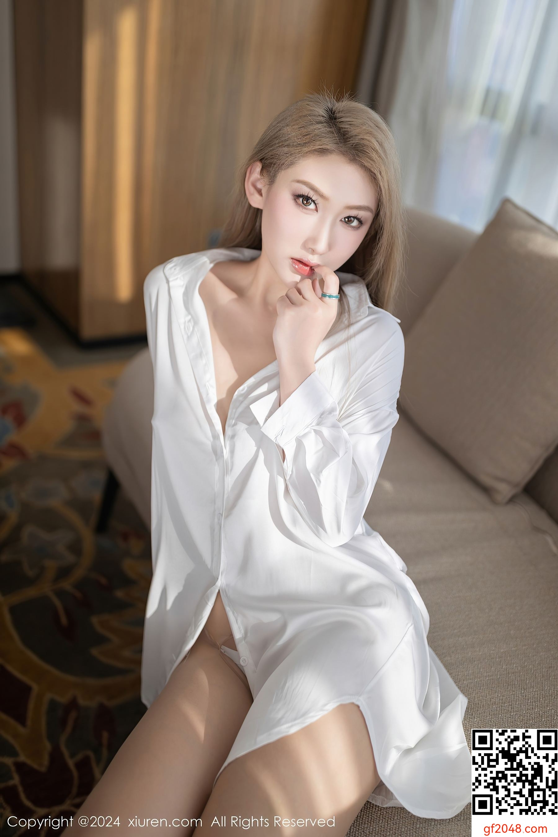 [XiuRen秀人网] No.7972 沈青黛 丝袜美腿