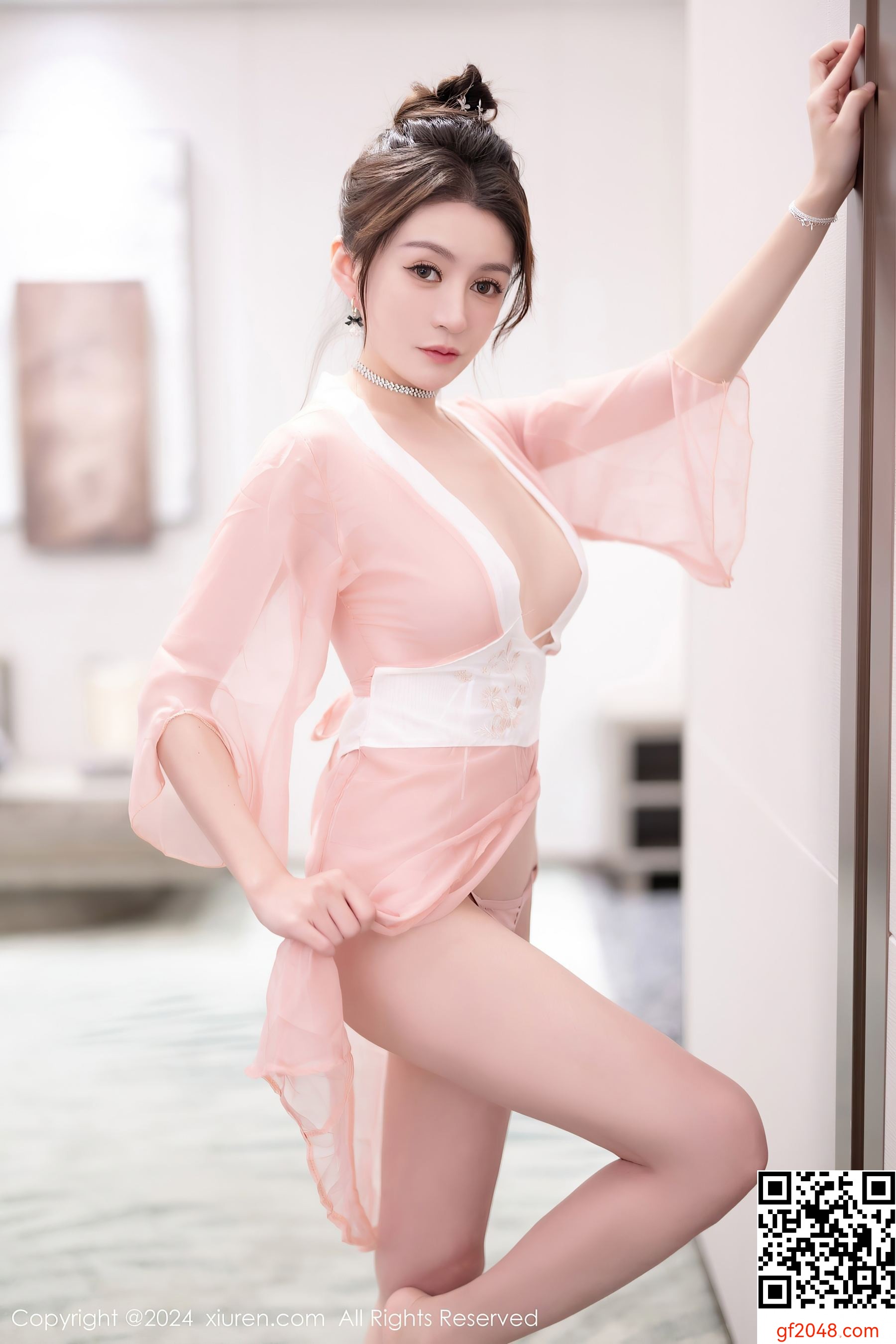 [XiuRen秀人网] No.7927 唐宁宁 美腿妩媚