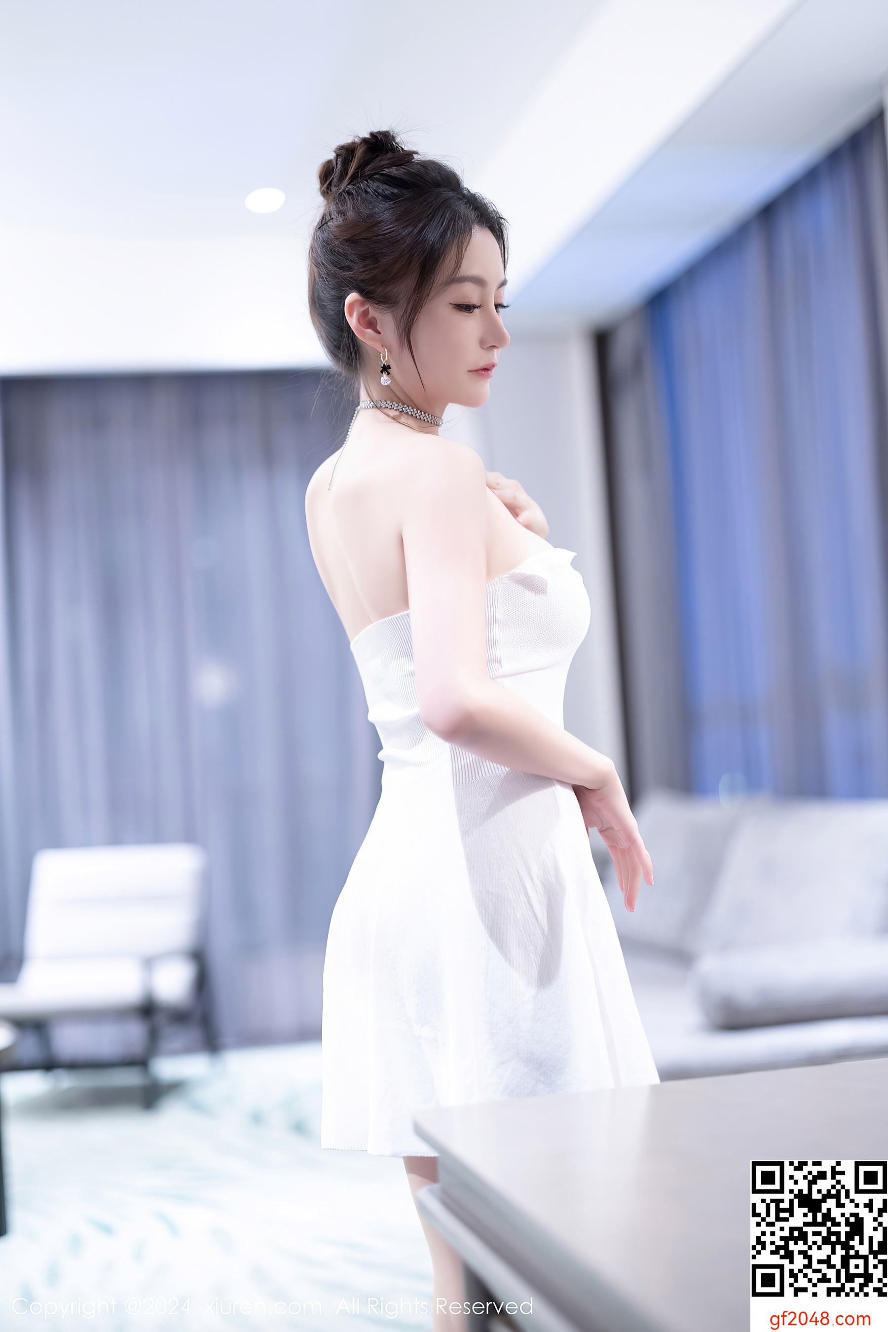[XiuRen秀人网] No.7927 唐宁宁 美腿妩媚