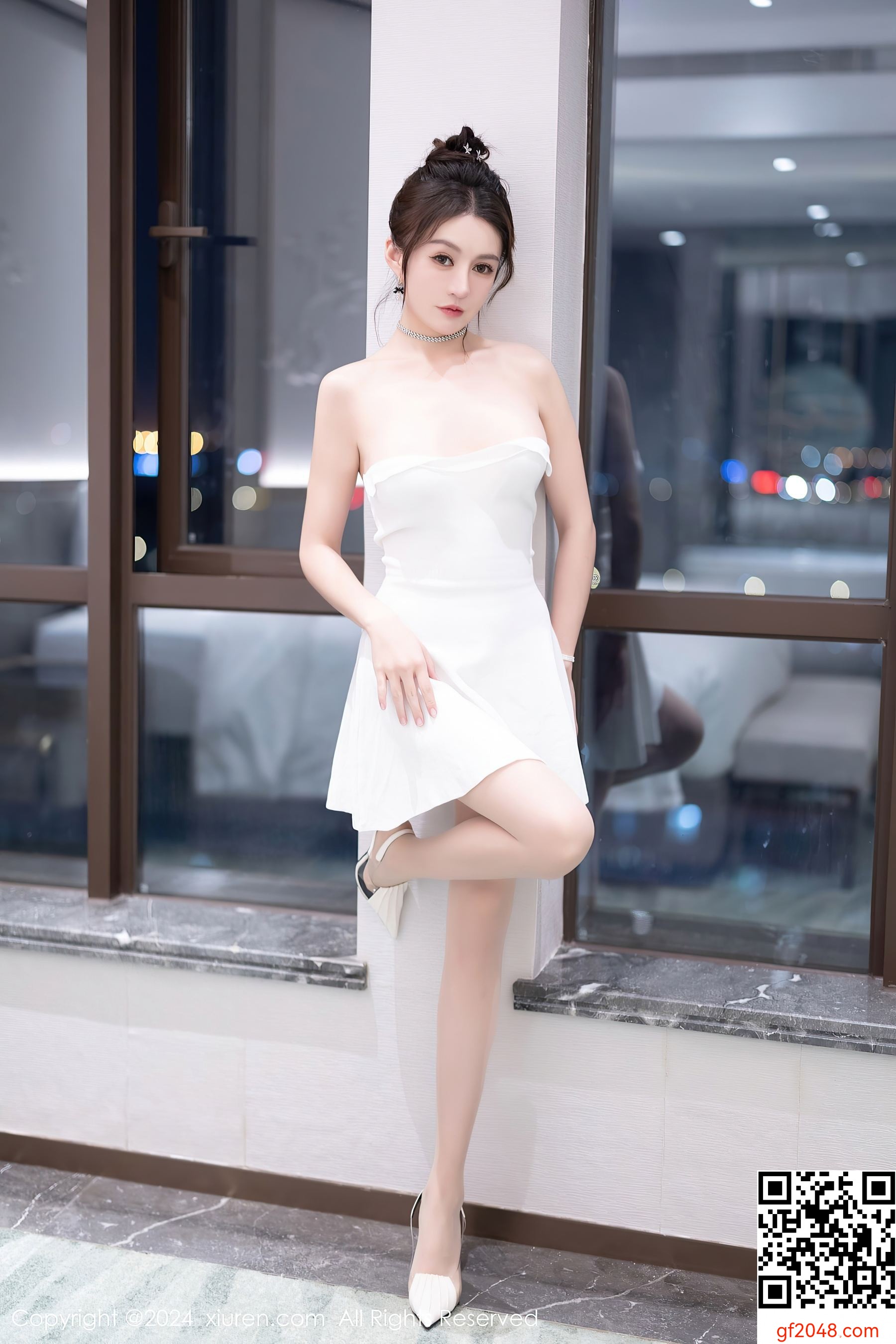 [XiuRen秀人网] No.7927 唐宁宁 美腿妩媚