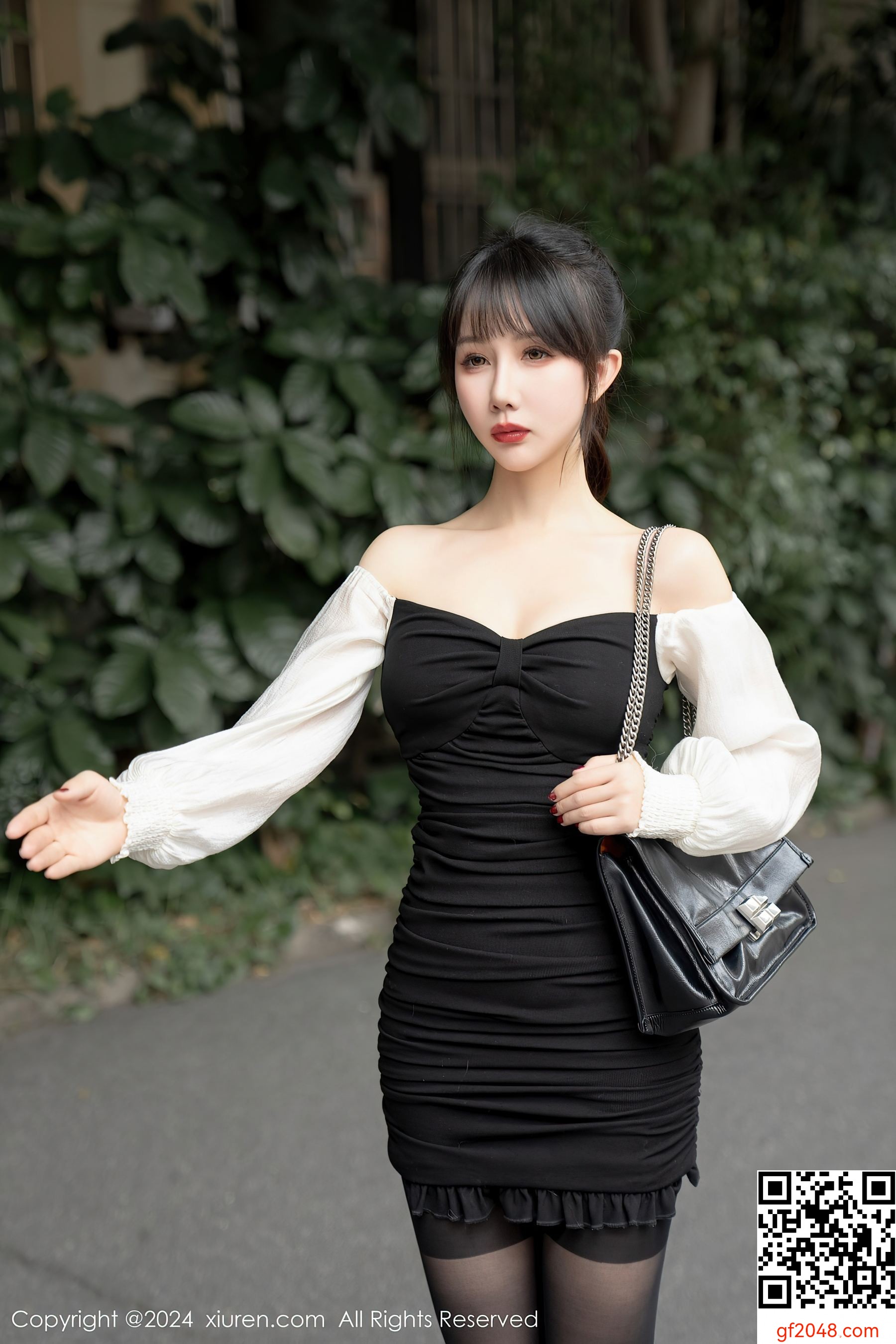 [XiuRen秀人网] No.7930 波巧酱 黑丝美臀