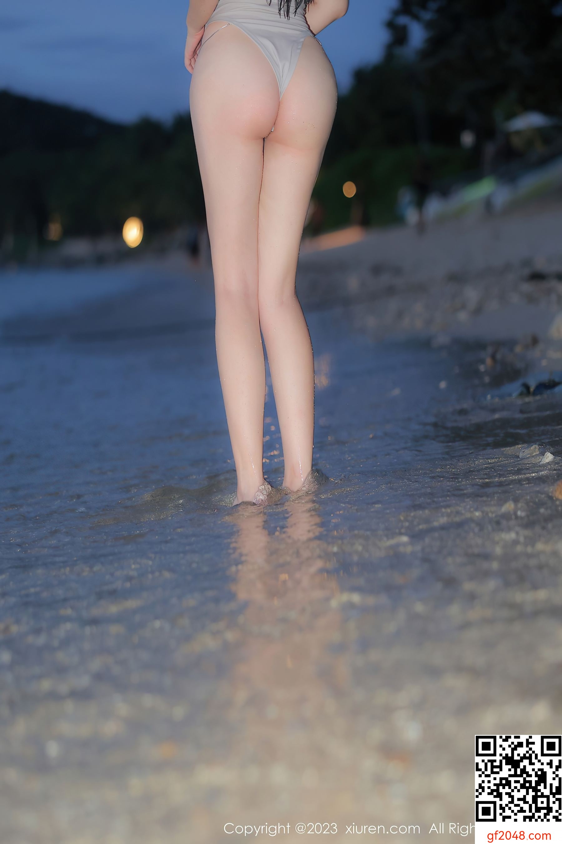 [XiuRen秀人网] No.7866 小薯条nienie 沙滩美腿