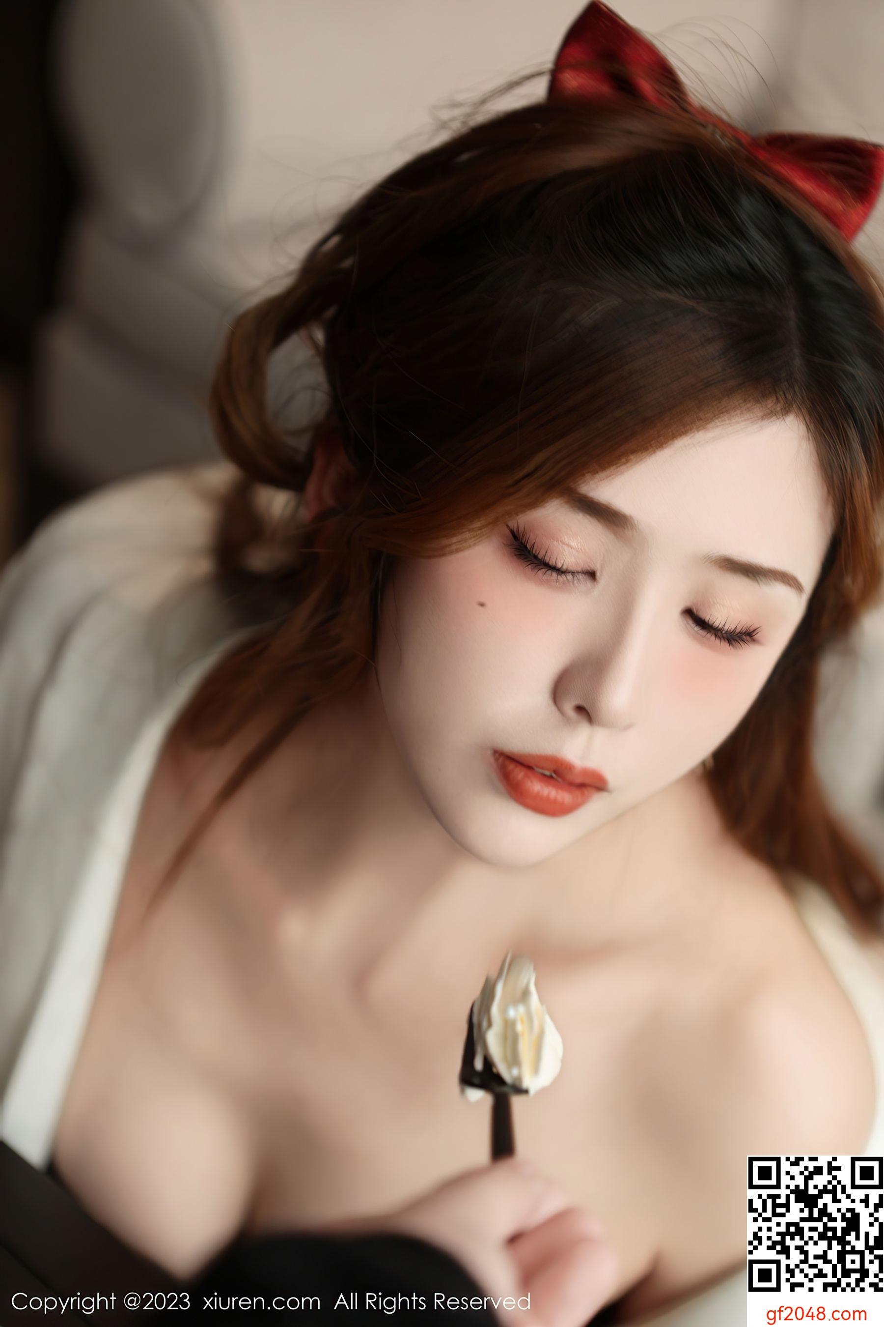 [XiuRen秀人网] No.7872 月野兔美妞 美腿黑丝