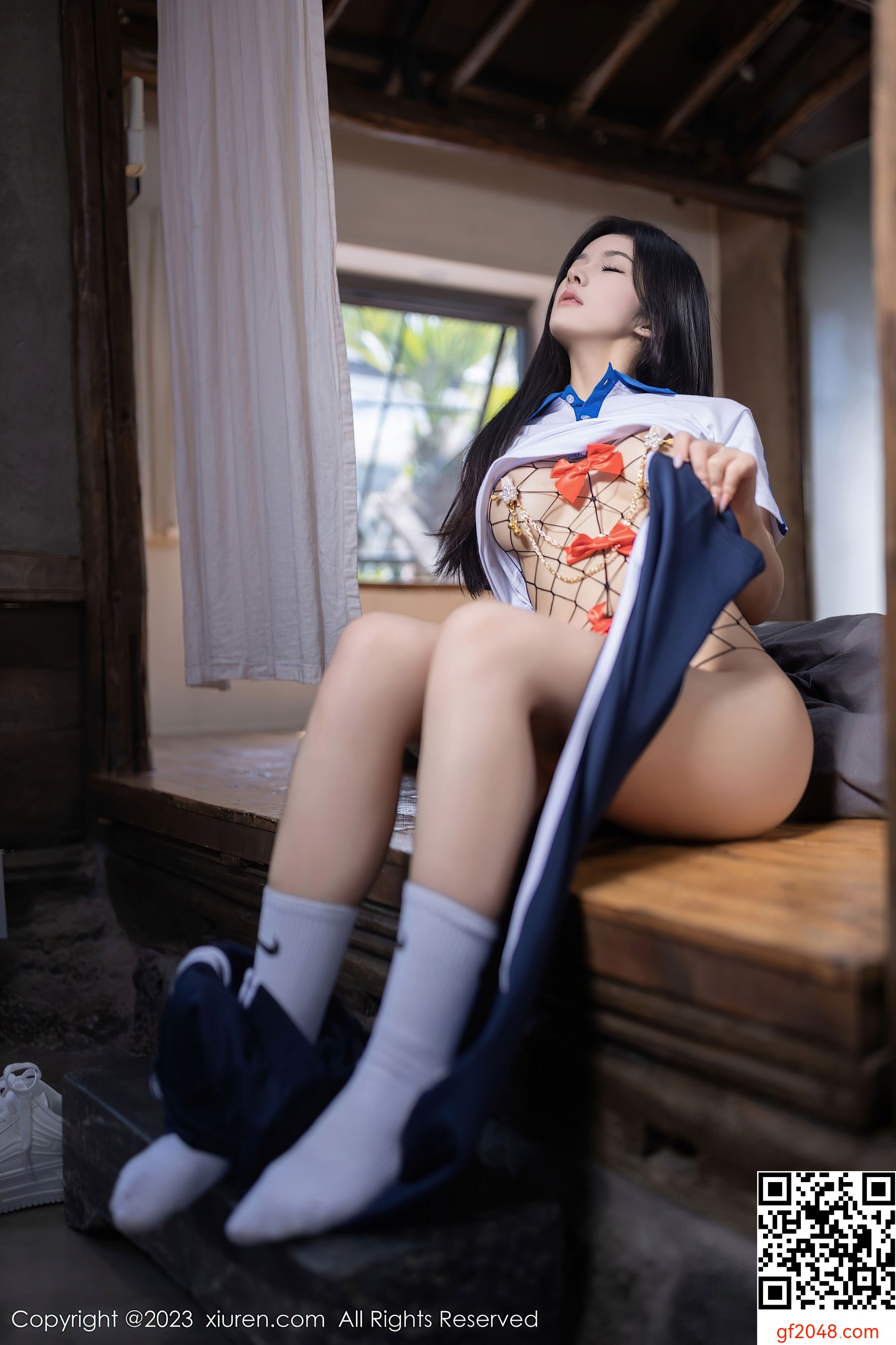 [XiuRen秀人网] No.7876 谭小灵 制服美腿