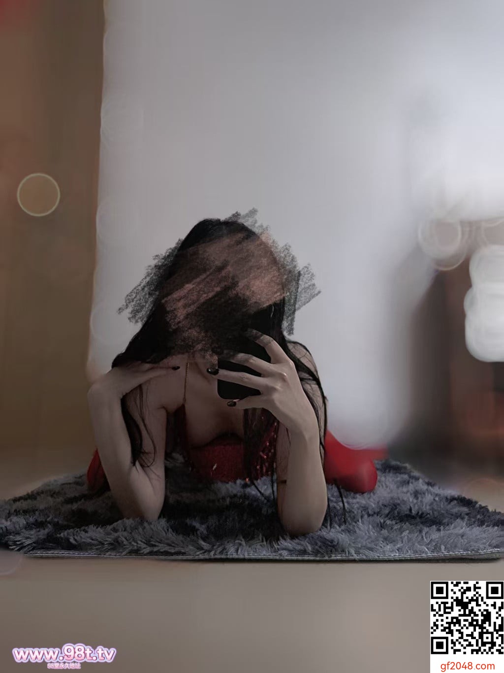 【绿帽王八贡献母狗骚妻】——新年祝福套装及炮友的定制情趣（17P+手势认证）