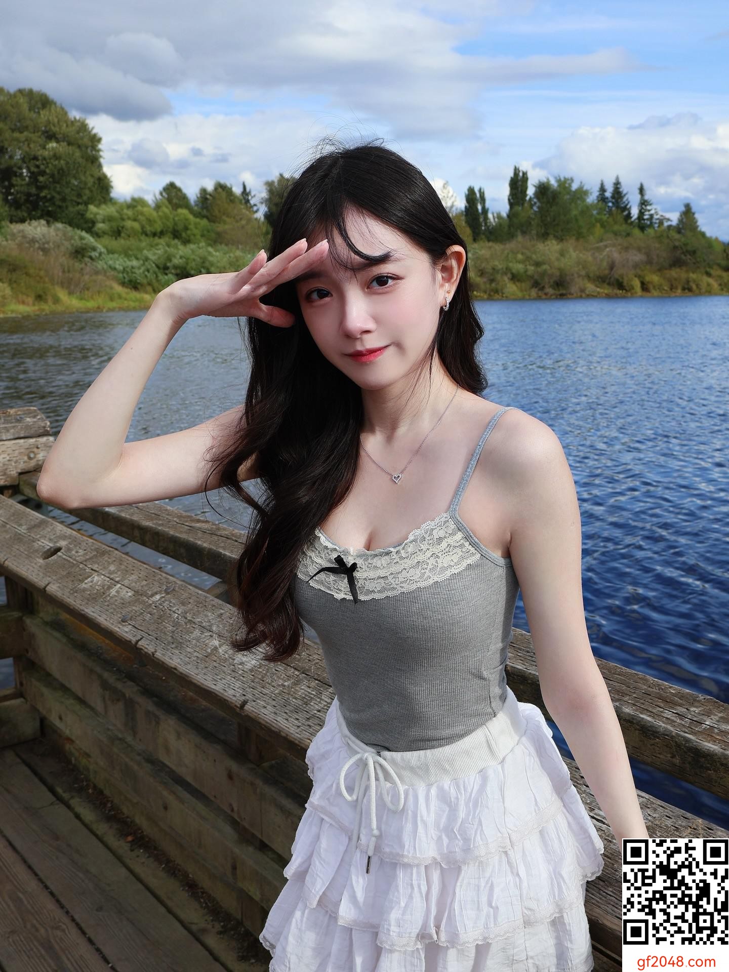 逆天級！原原 甜美可愛、白皙深溝、纖細小蠻腰 黃金比例太絕
