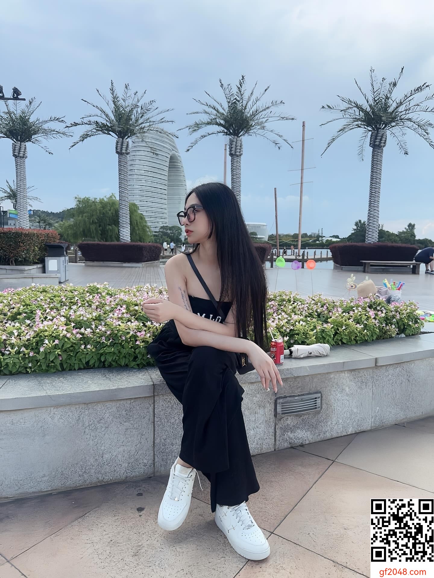 福利滿載！瓜瓜 冷豔雪肌?[^美比基尼 火辣曲線解放 (15P)