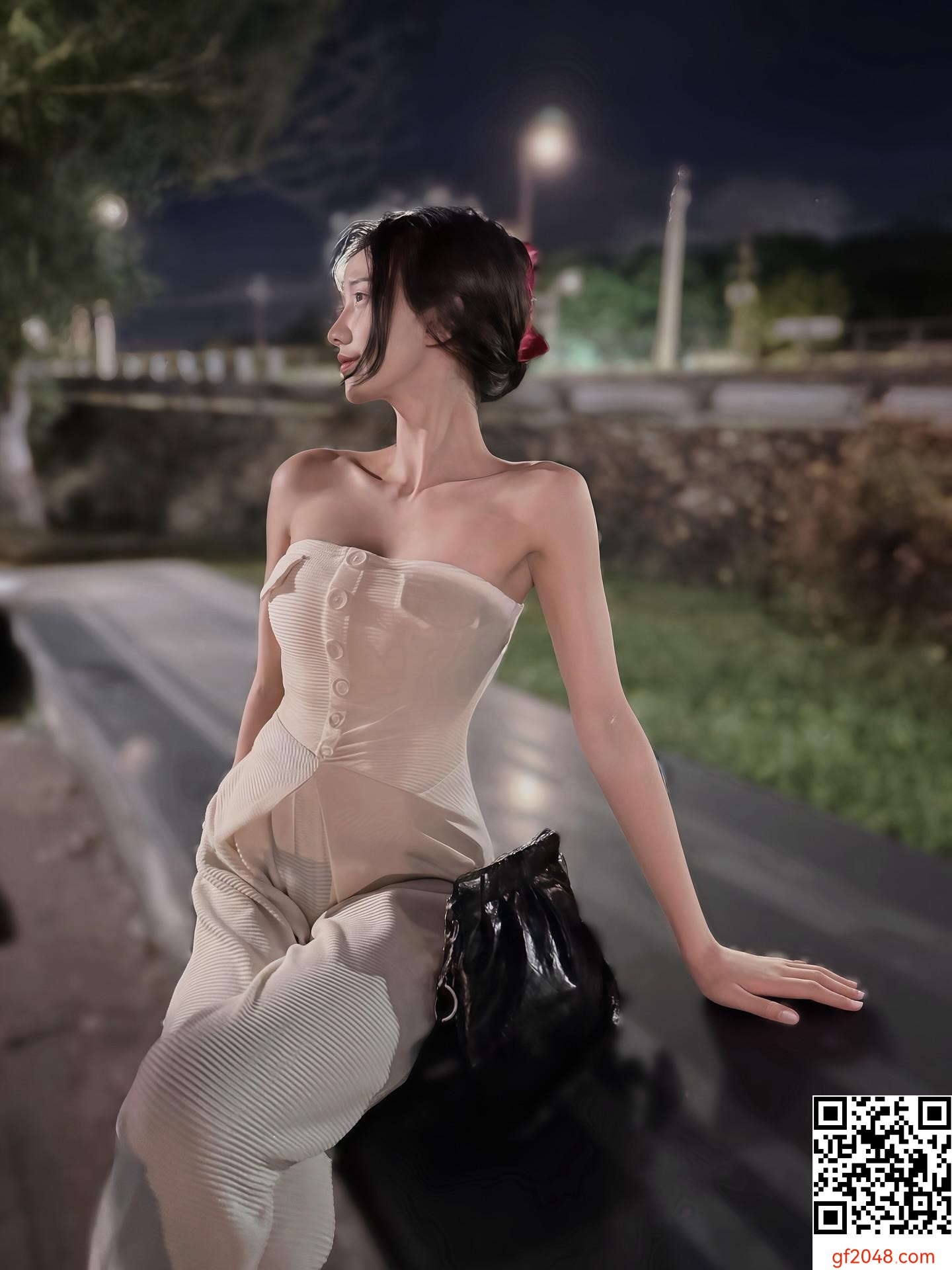 「美顏暴擊」！Ti 甜美白皙?[^美顏值、飄逸長髮 核彈級夢幻美照曝光！ (13P)