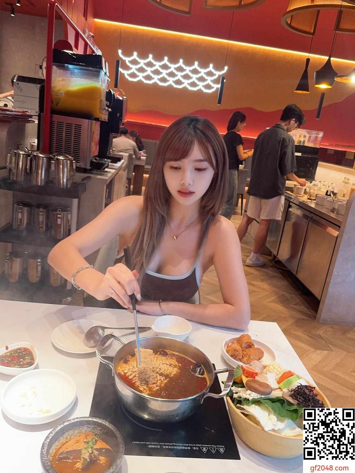 球場驚見絕美雪肌電豹女神！蘇云鈺 草莓成為最美風景 (16P)