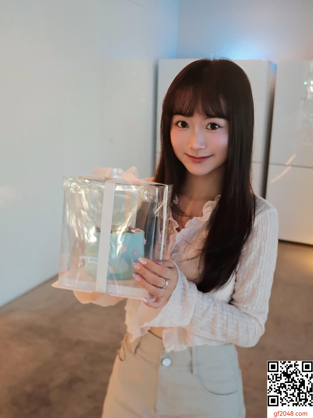 「Pinyu」身材曲線苗均 養眼福利放送 (10P)