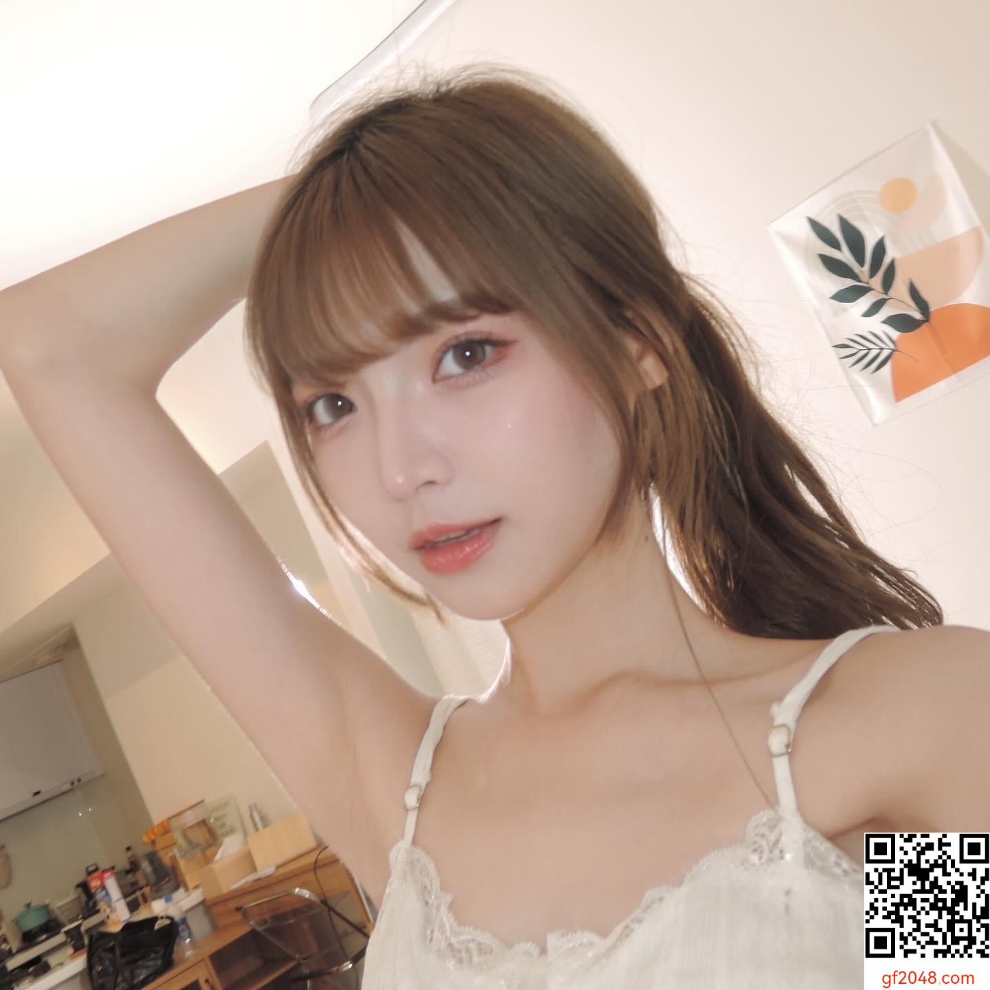 「小穎」甜美不失性感 美胸視角太犯規 (10P)