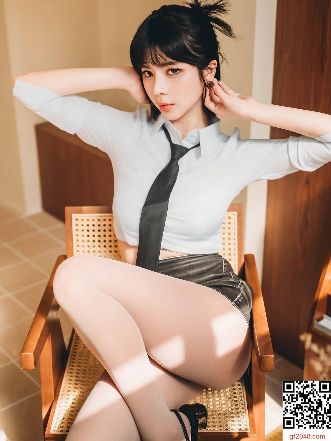 「襄澄」渾圓飽滿曲線配性感腰身 極致火辣 (10P