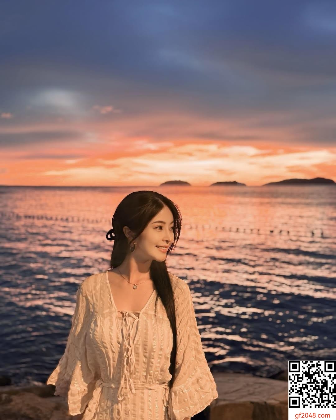 性感辣妹「小紜兒Yun」天菜等級 逆天美腿好加分 (10P)