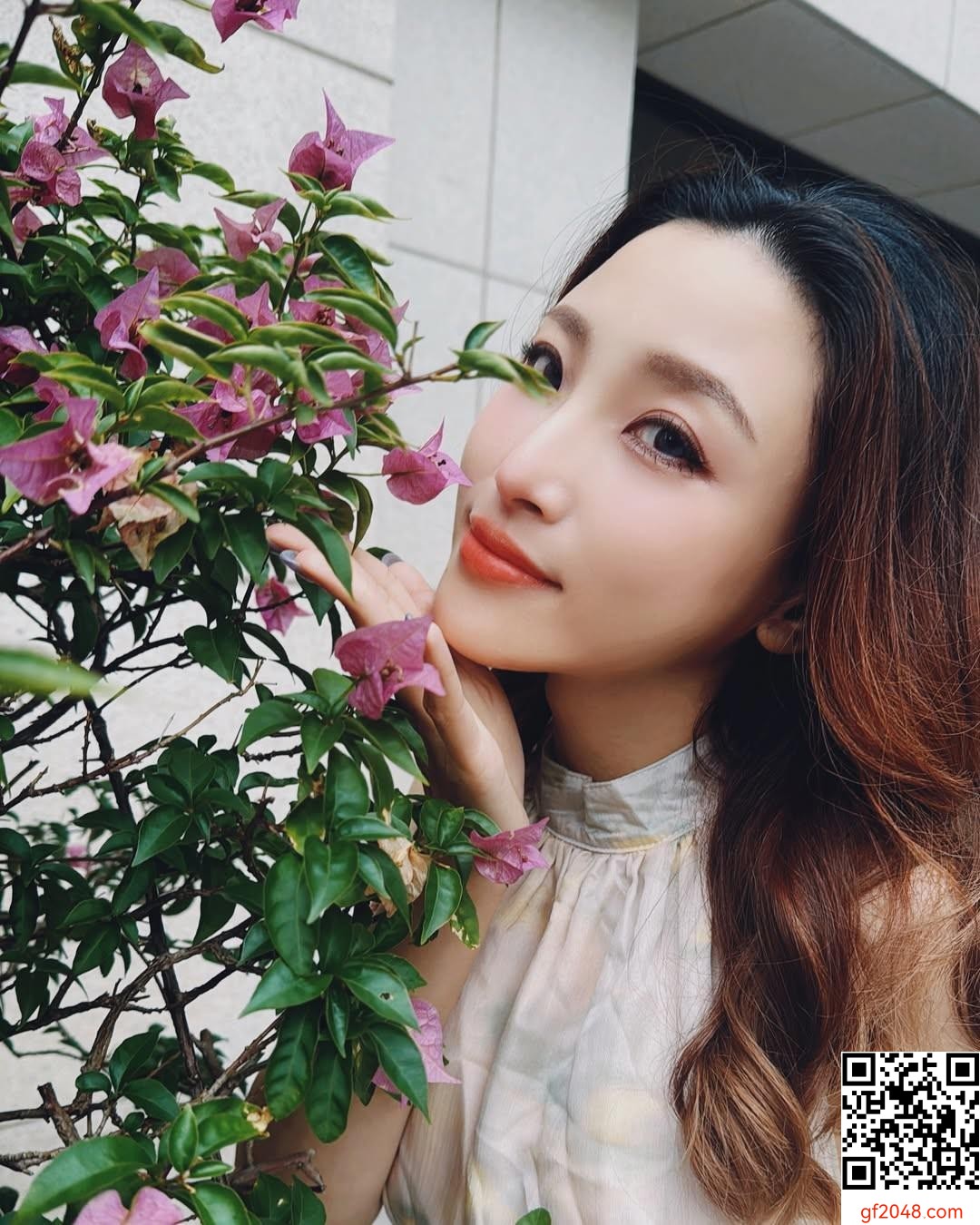 「薇傲Hui」散發誘惑氣息 暗藏乳香美景 (10P)